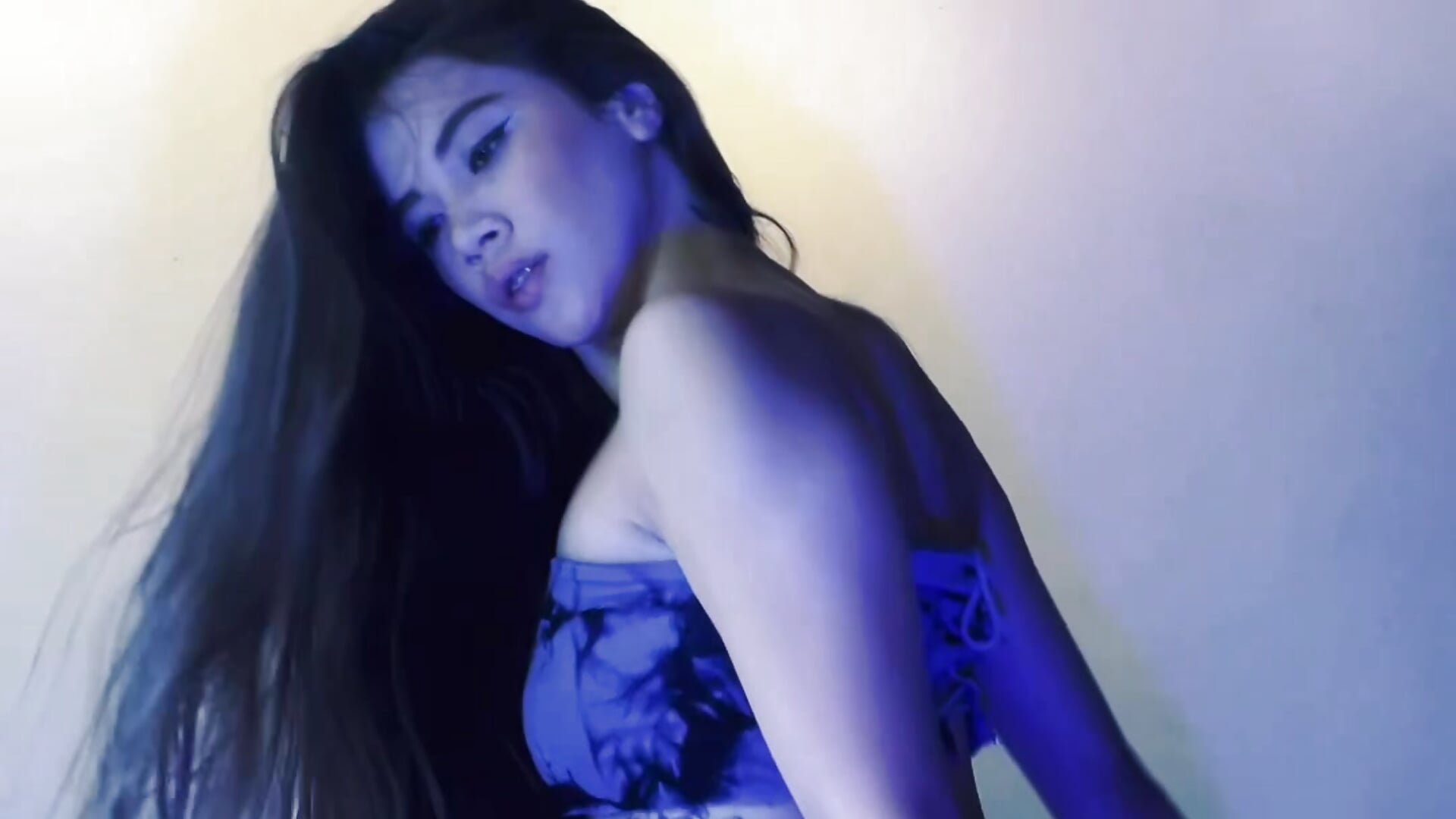 Dance 🥵 - video by sashaHarding11 cam model