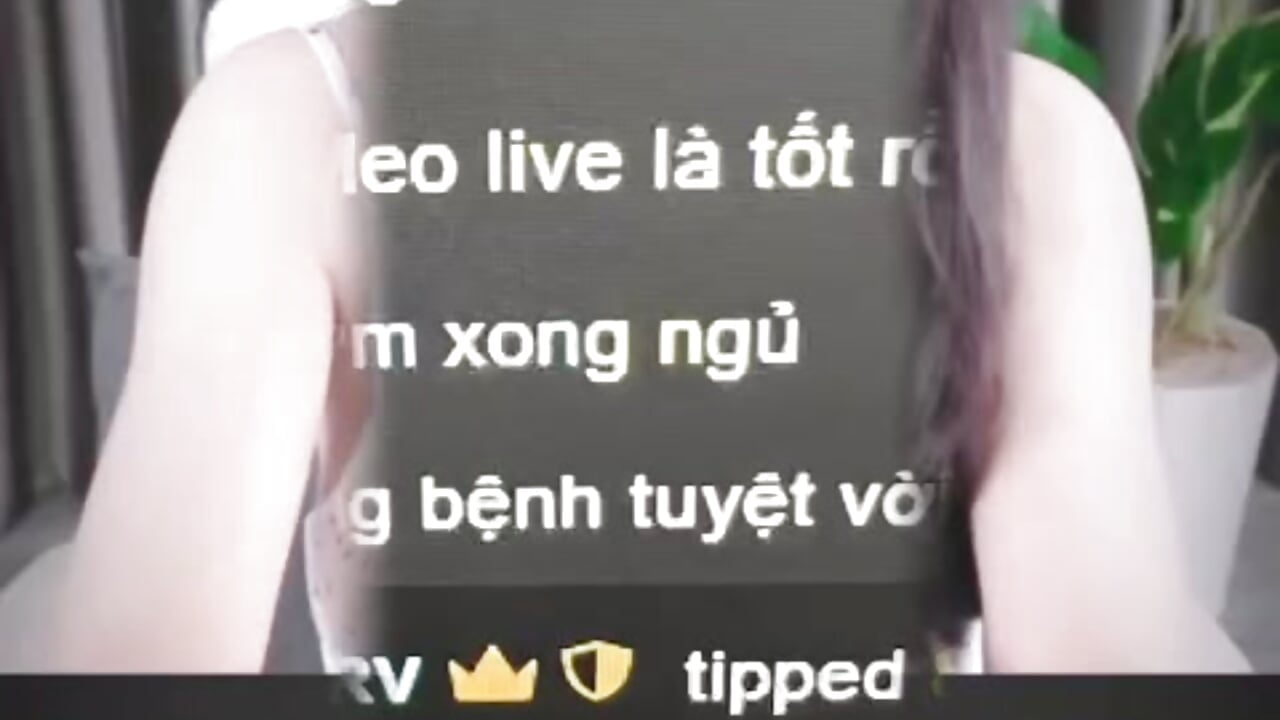 Chỉ cần 1 cái ôm bệnh tật chẳng còn đáng sợ nữa 🌸 - video by loveMeooMeoo cam model