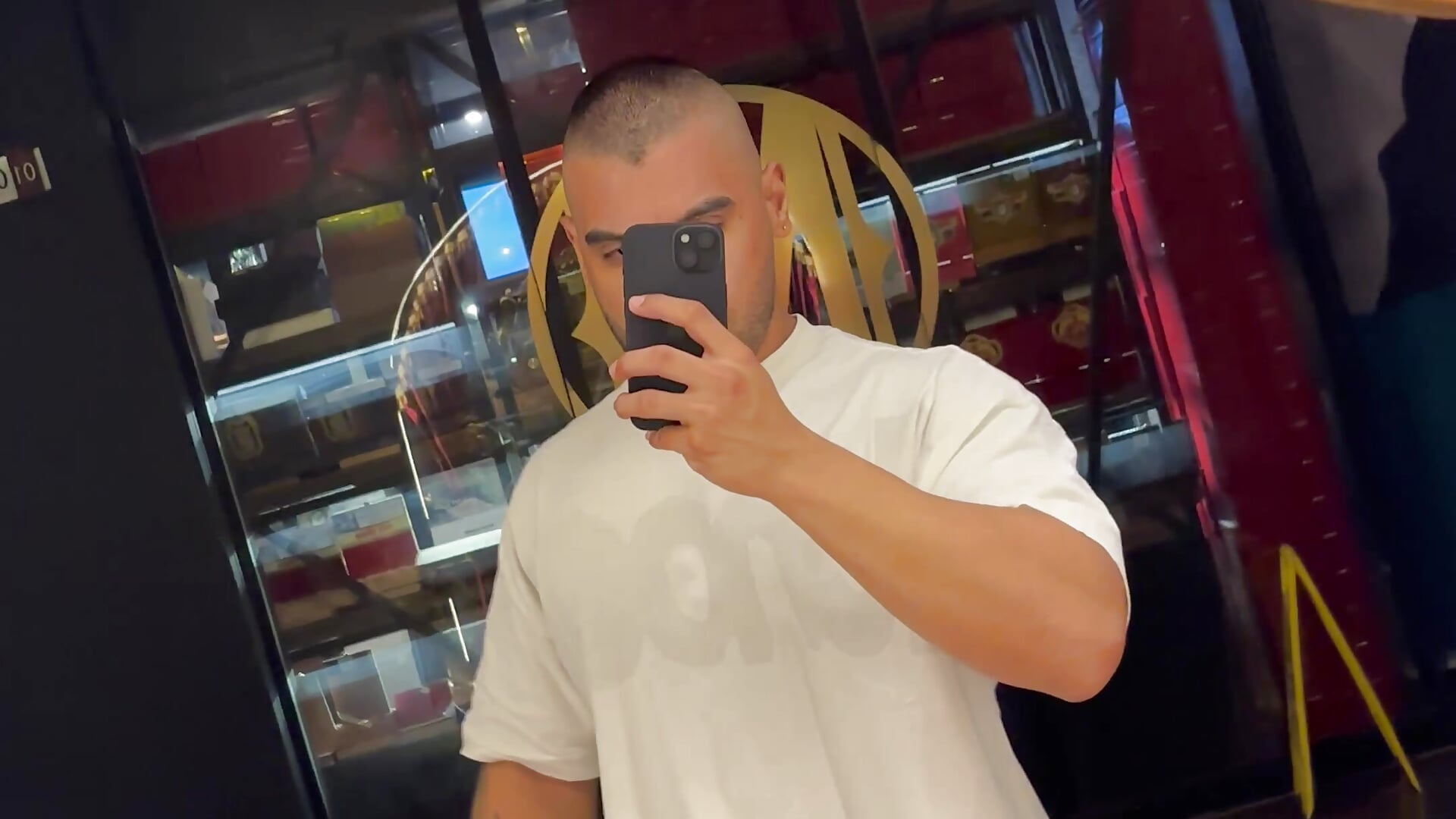 Night - clip cu Damon-benet model videochat