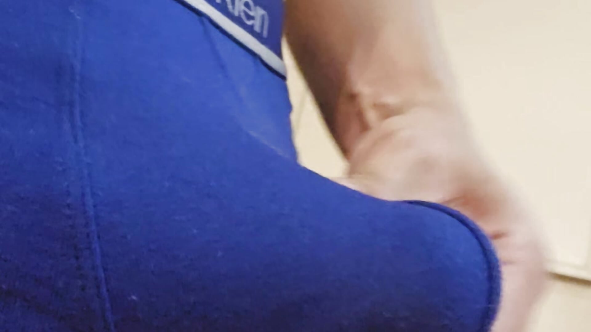 Playing around – video modela na kameri L-san