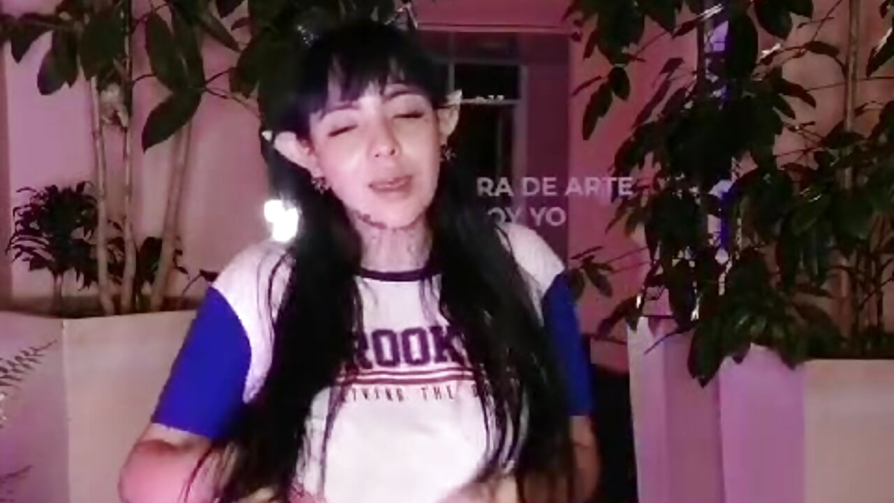 This elf gets naked for you human - vidéo du modèle de showcams luxifer_666_