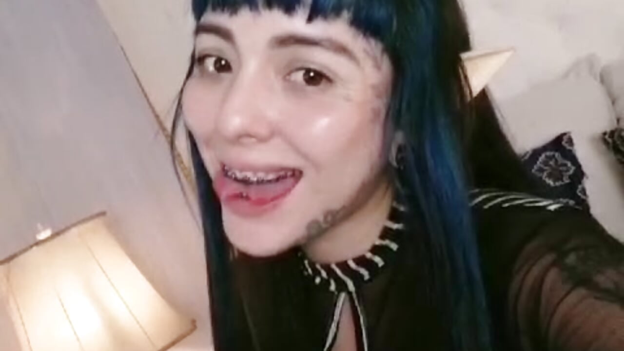 My first day - vidéo du modèle de showcams luxifer_666_