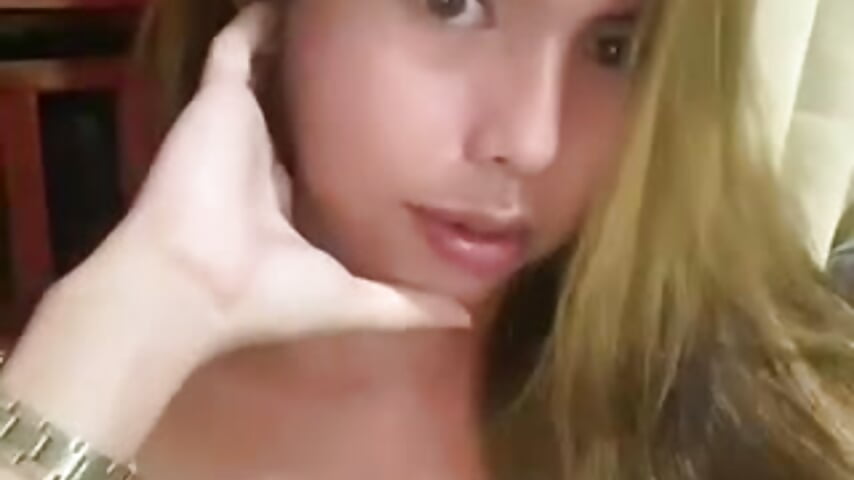 trim,B2765808-8C3C-4E8F-8567-38348B296146 - video oleh Lucyloore kamera model