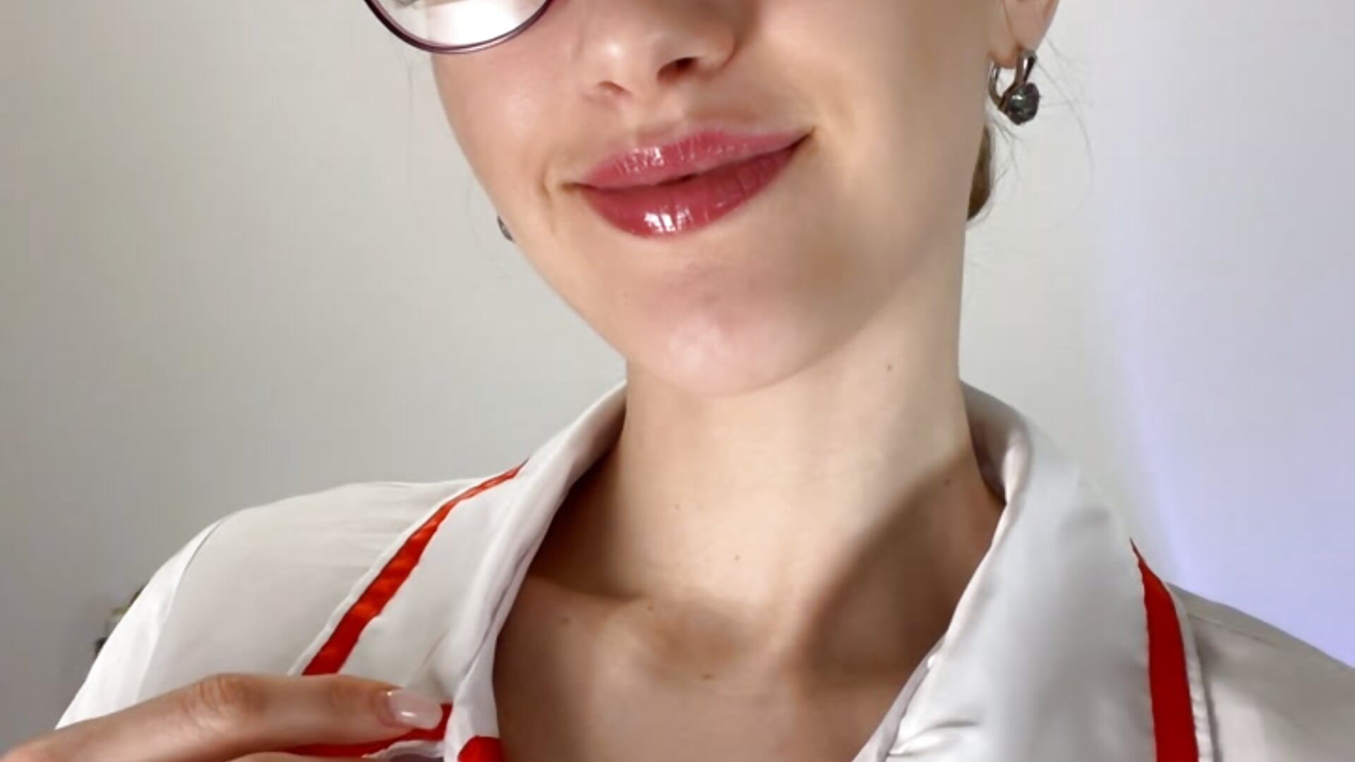 Wanna me heal u? - video by KateRedgar cam model