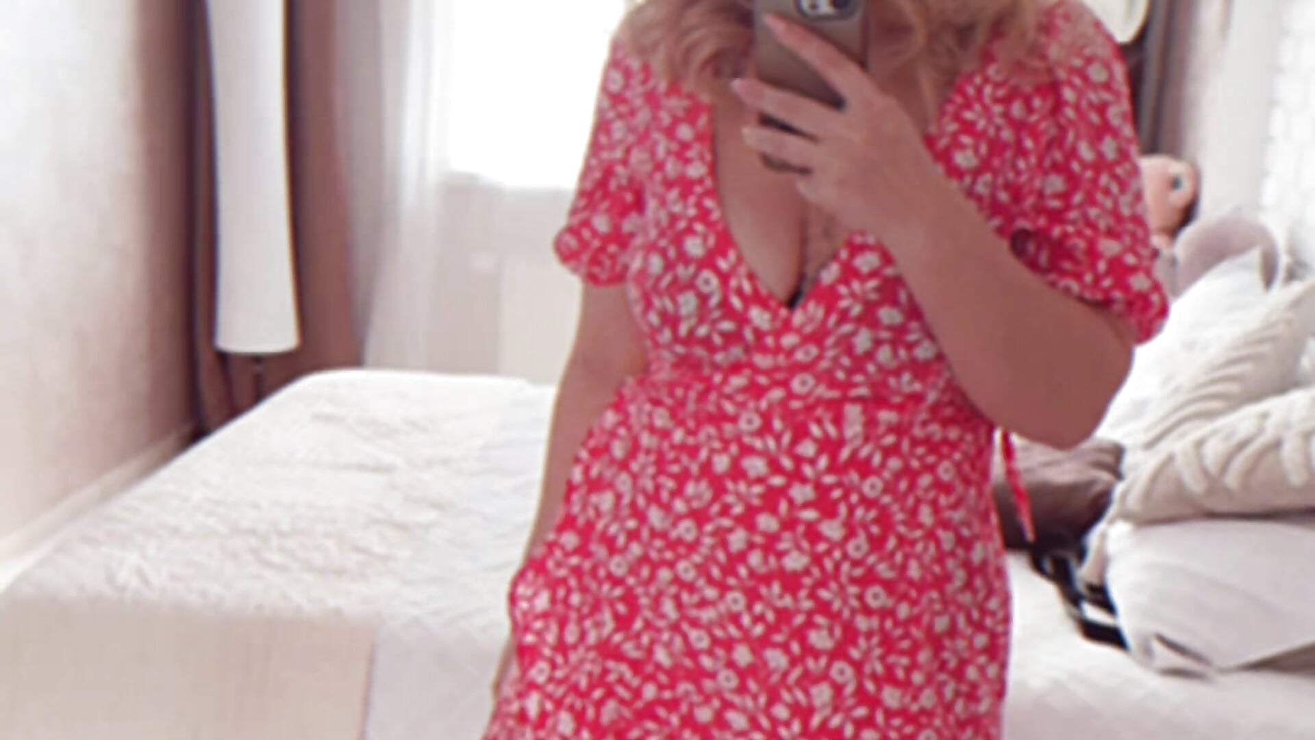 My camera seems to have gone crazy, have you noticed what it's doing? 😏 - video by Charming_Daphny cam model