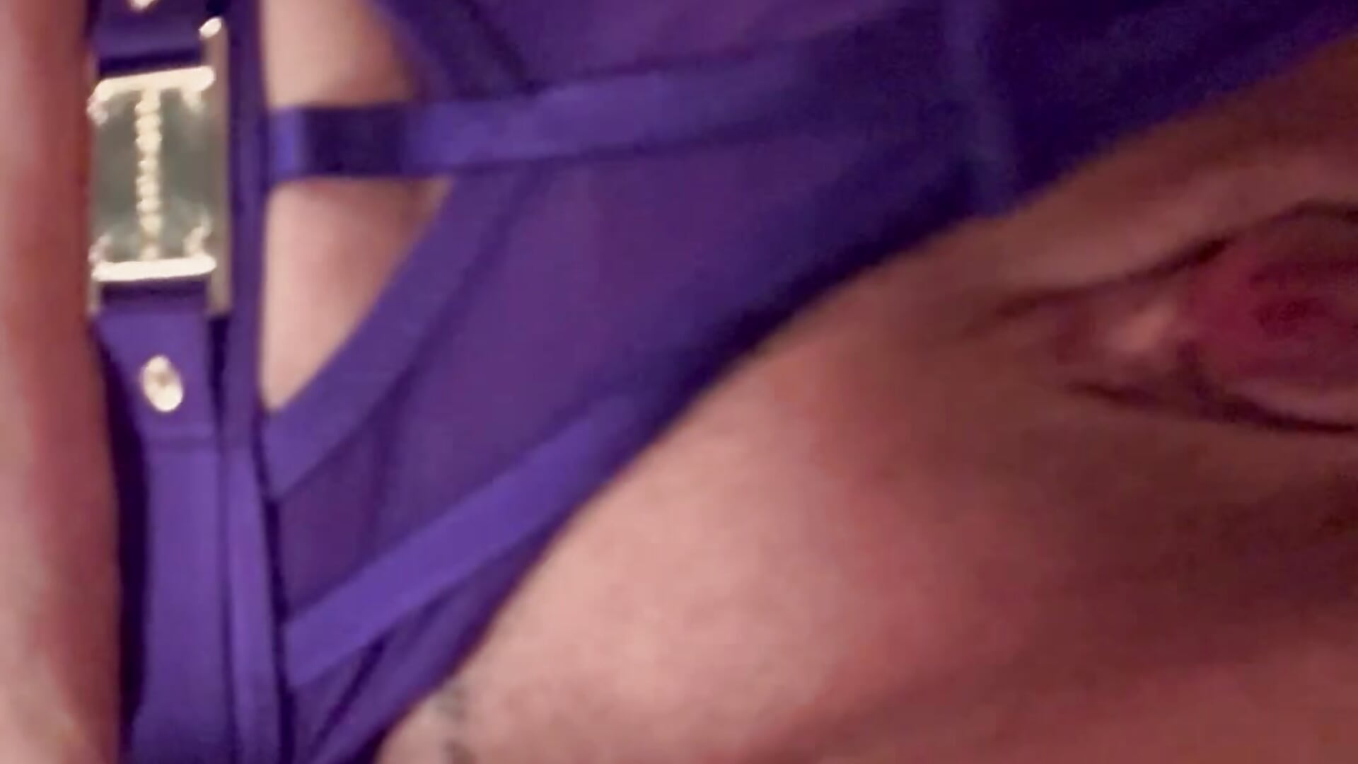 Facesitting: bring mich geil zum kommen POV - video av Allys_secret cam-modell