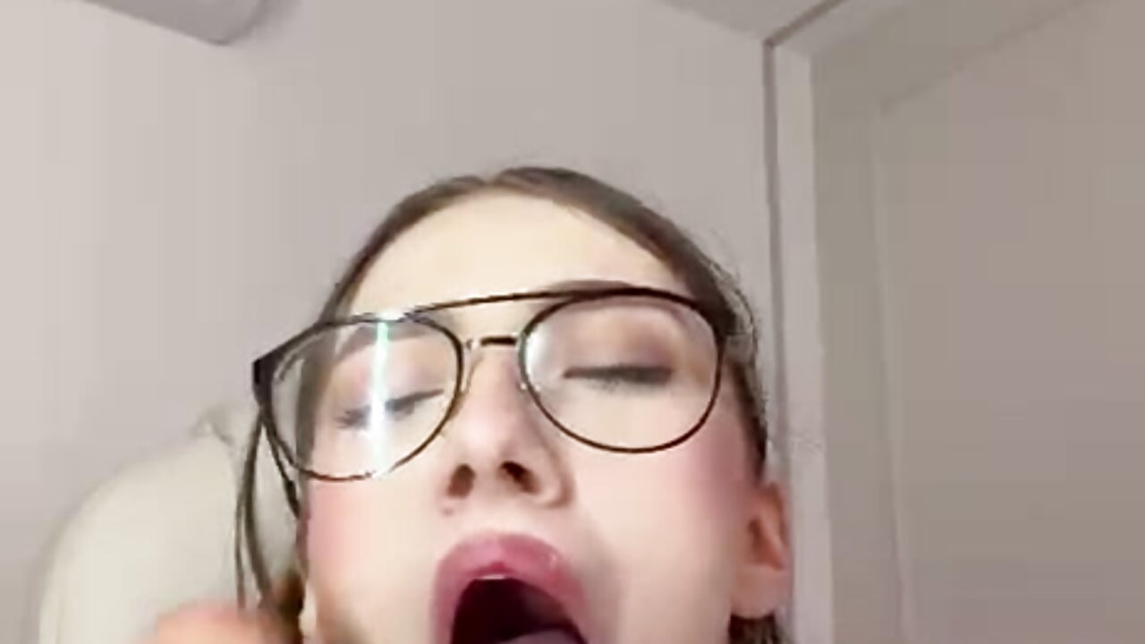 Look At My Eyes While Cum In My Throat