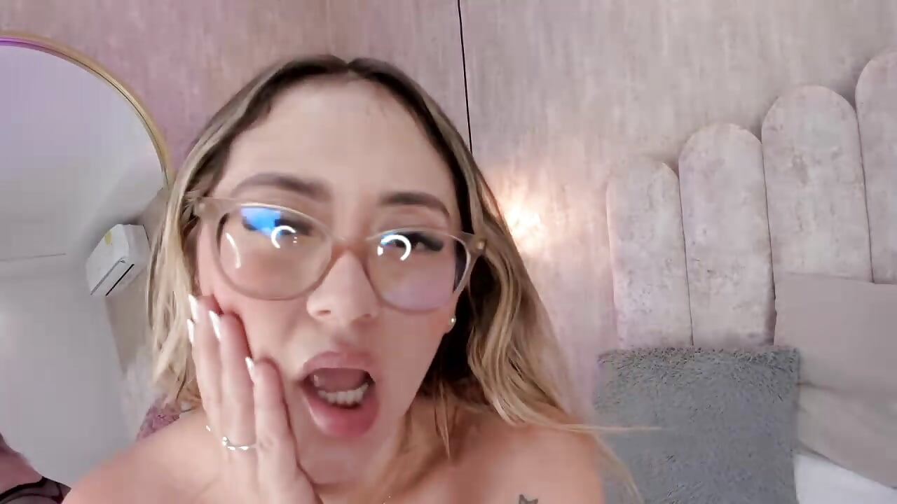 put your milk in my mouth - vídeo de la modelo de cam Miaa_Palmer
