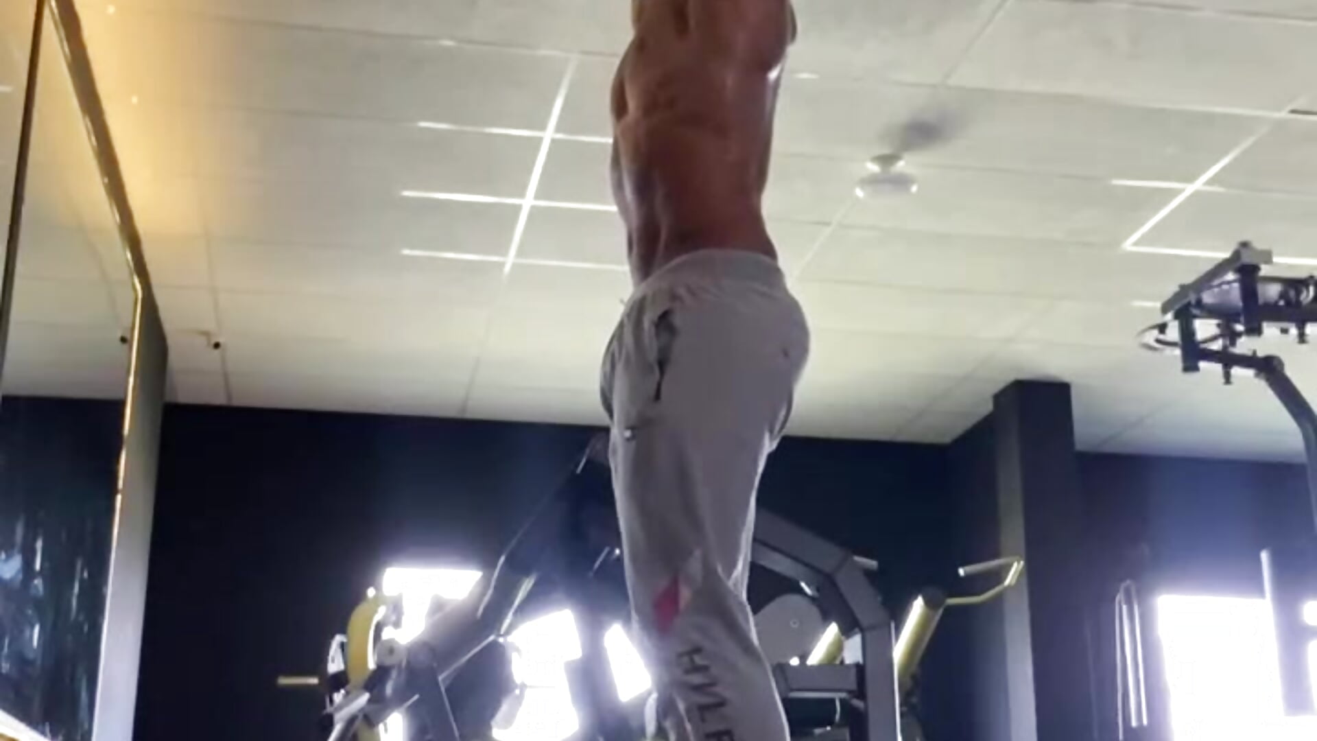 working out my triceps hard without a shirt - video by MattRodriguez9 cam model