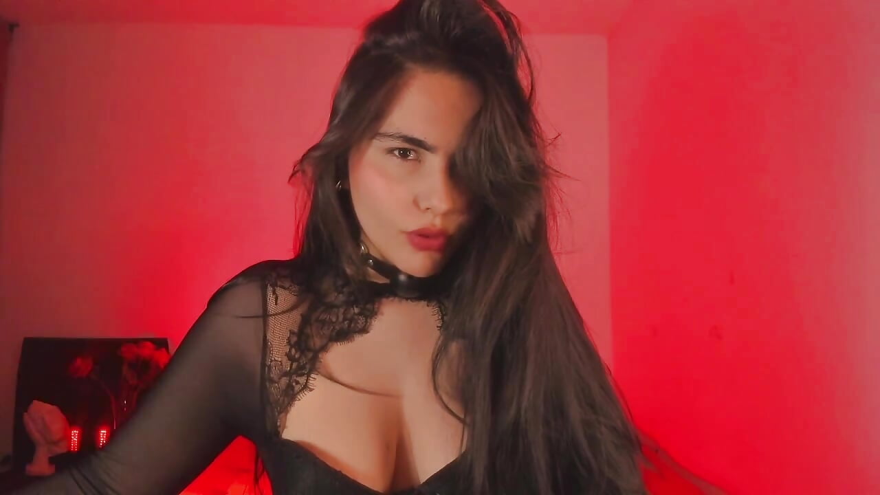 A look that hypnotizes.
