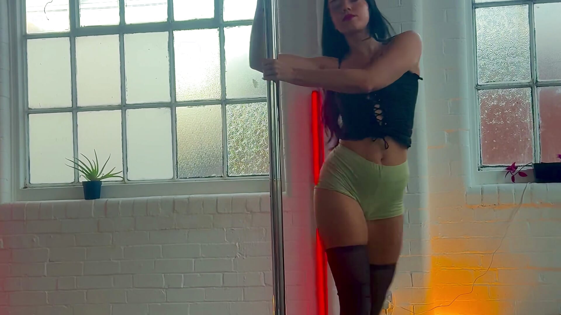 naughty pole dance 🙈