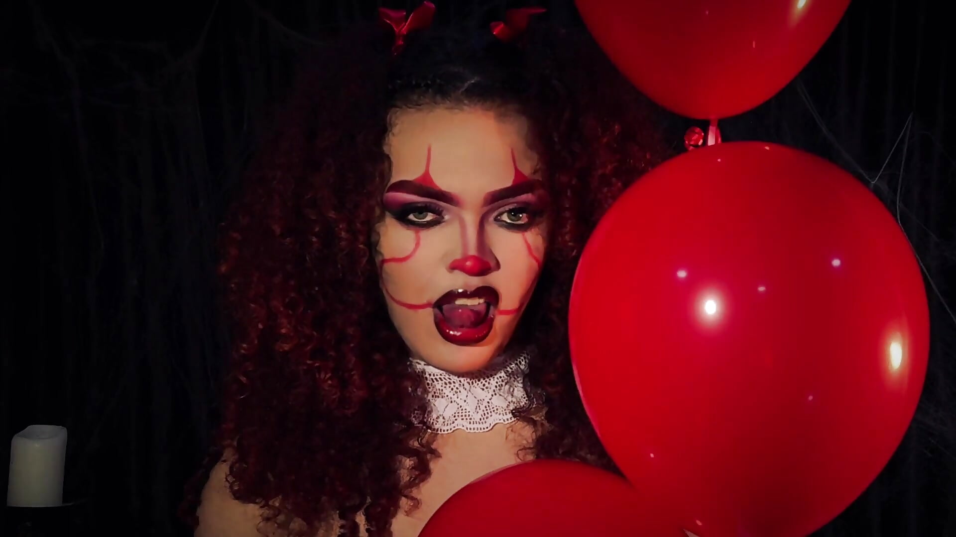 🎈 Kiss Me Before I Scare You 😈 - video của người mẫu cam KarineWine