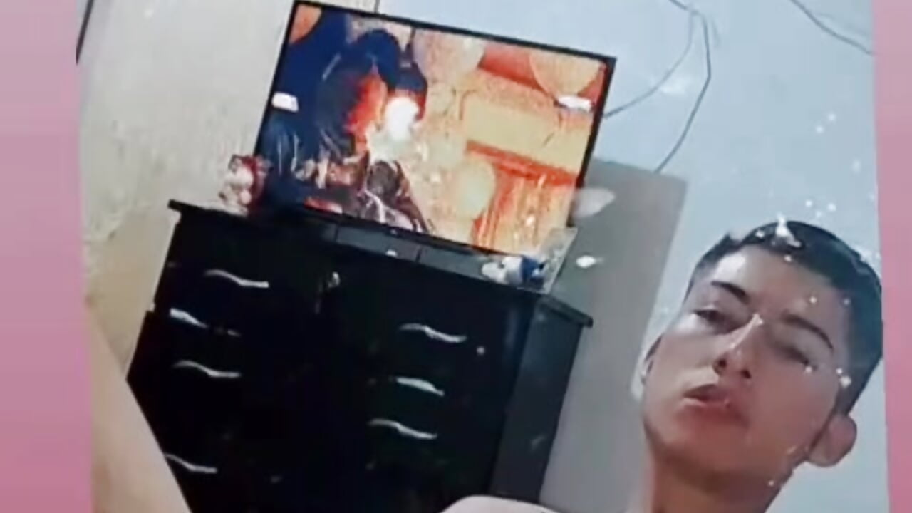 I masturbate my delicious cock - vidéo du modèle de showcams EmilyySaenz