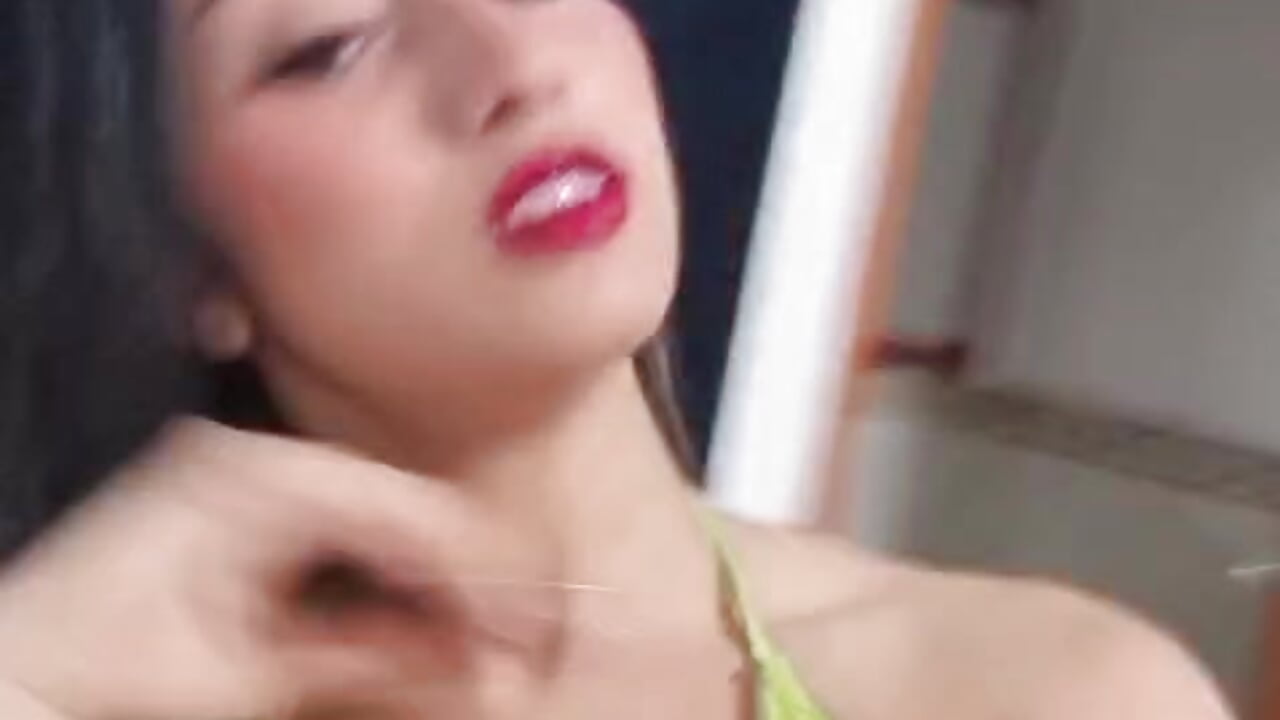 con ganas de besarte - video by JenMoon cam model