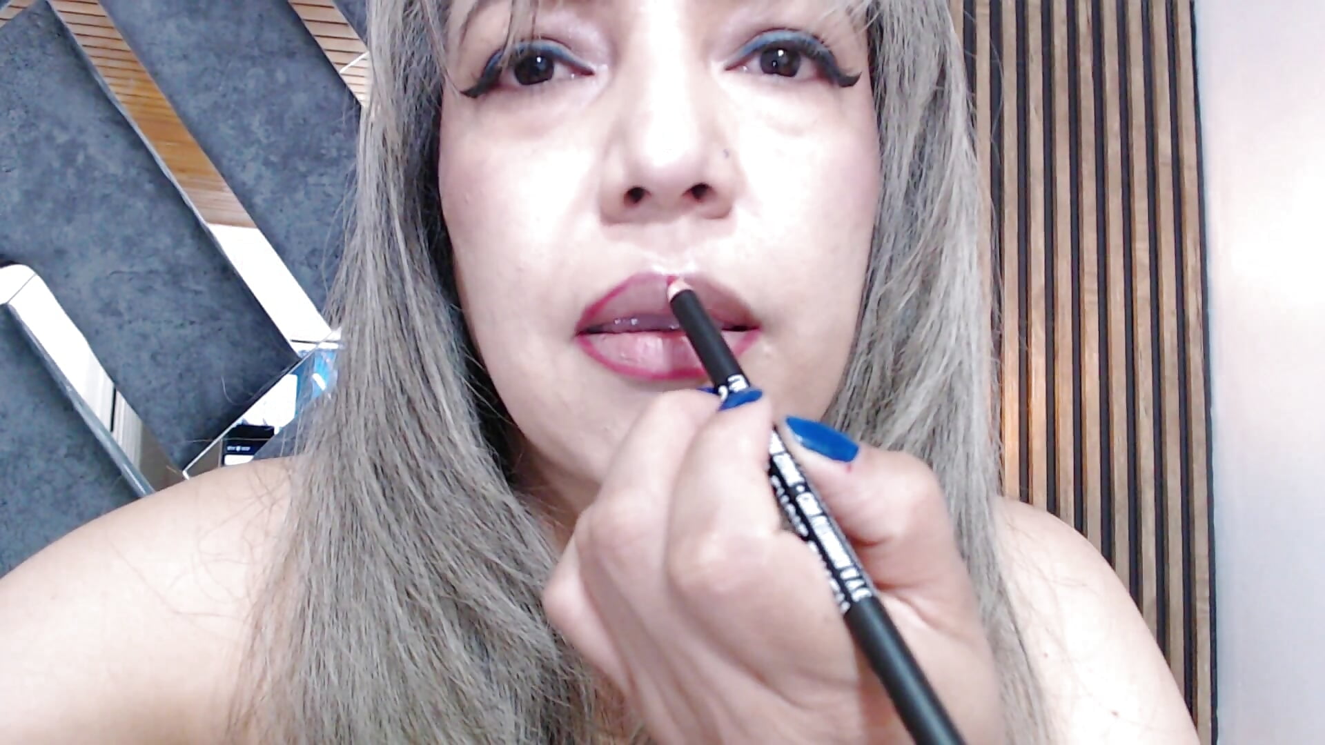 This is how I do my redish lips for you♥ - video by marie_hss cam model