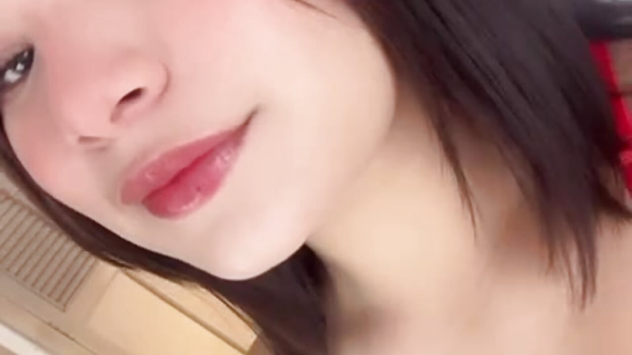 cute girl🎀 - video by HannaKarson cam model