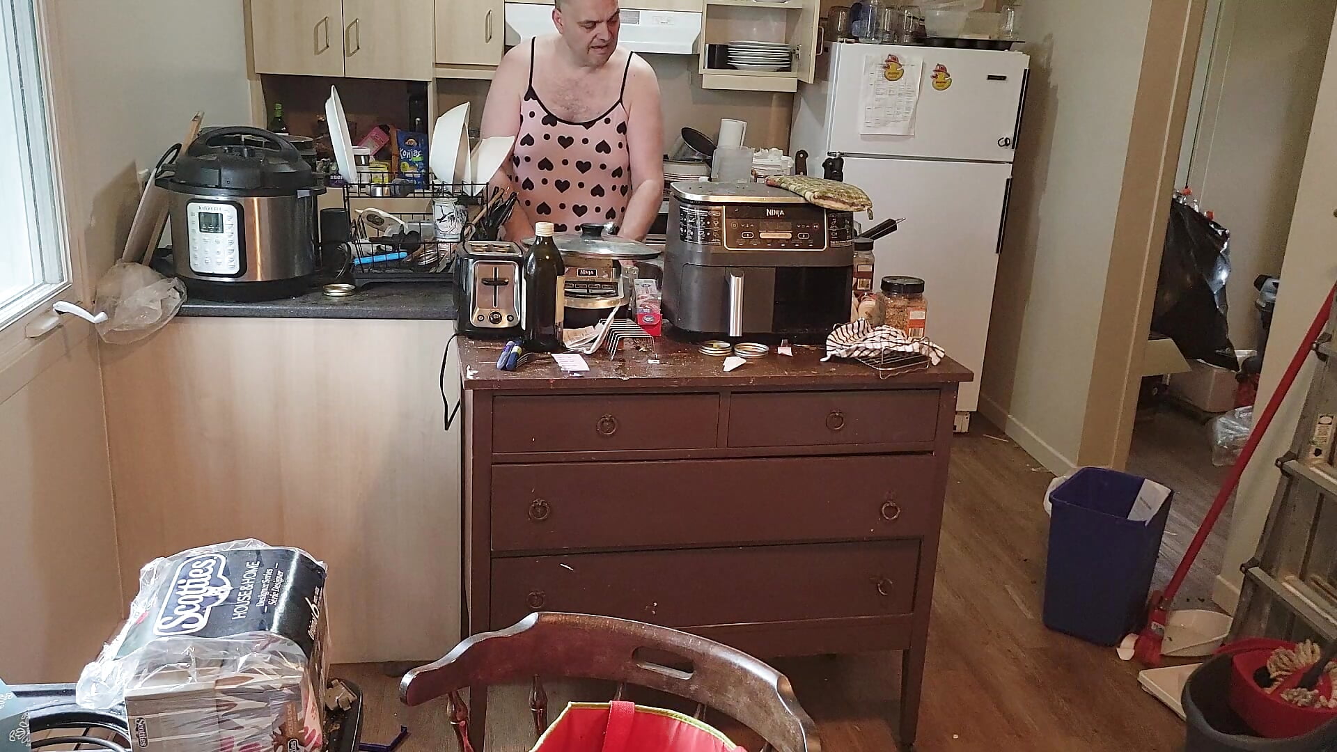 ménage en travesti gaspésie Qiébec - video by caressonnous@xh cam model