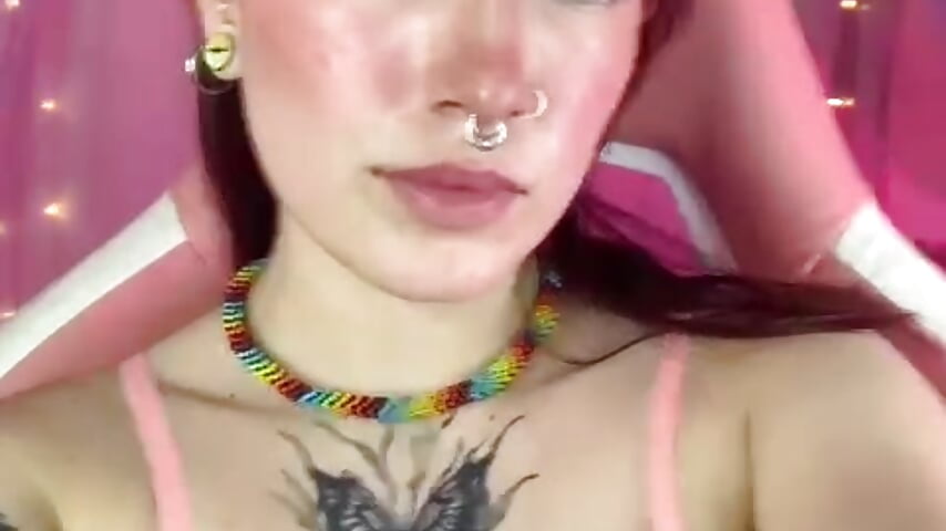 So that you remember my beautiful eyes 💋 - vídeo de freckles_