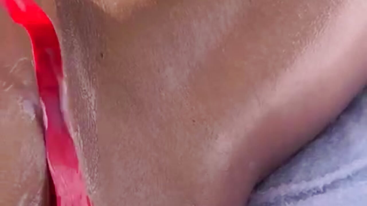 🍑🫦 - فيديو من NiaSoler موديل الكام