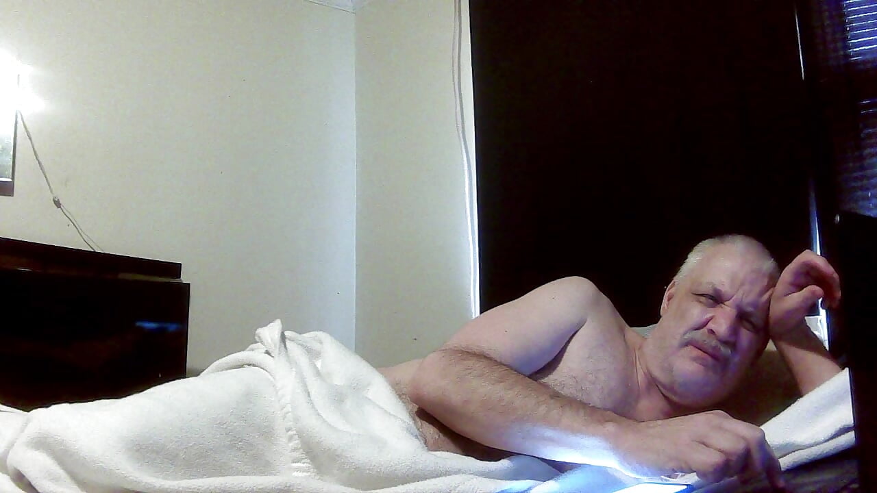 me camming some – video af subdad4DOMson