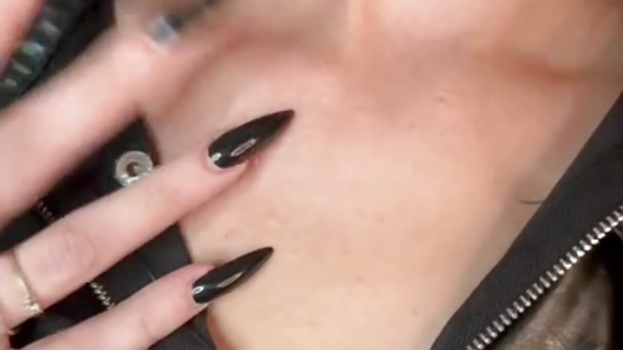 Kiss my collarbones - vídeo de Morgenstern_ modelo de câmara