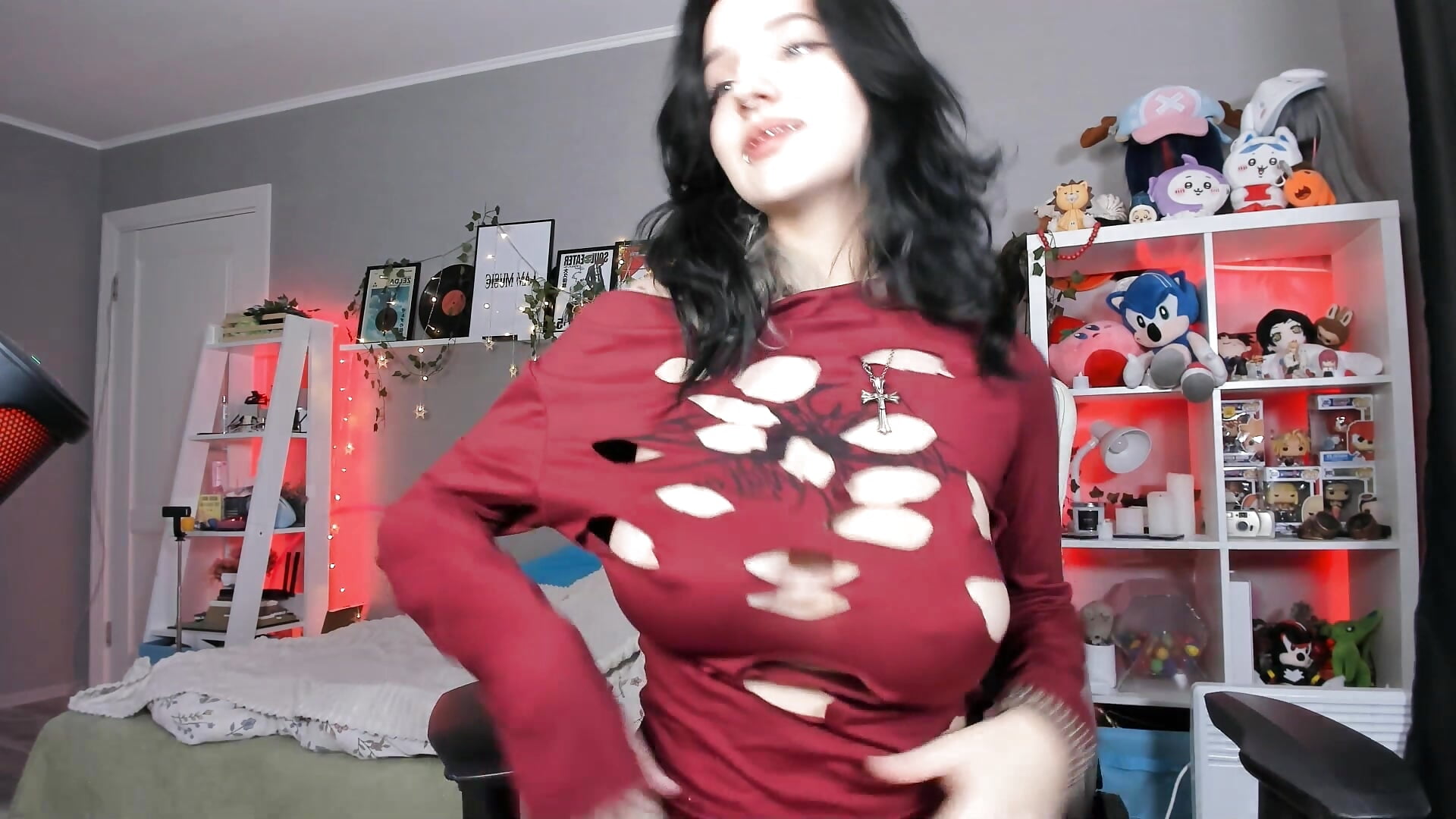 i need new outfits.. old ones i ruined them hahah - відео від вебкаммоделі Viv_Player