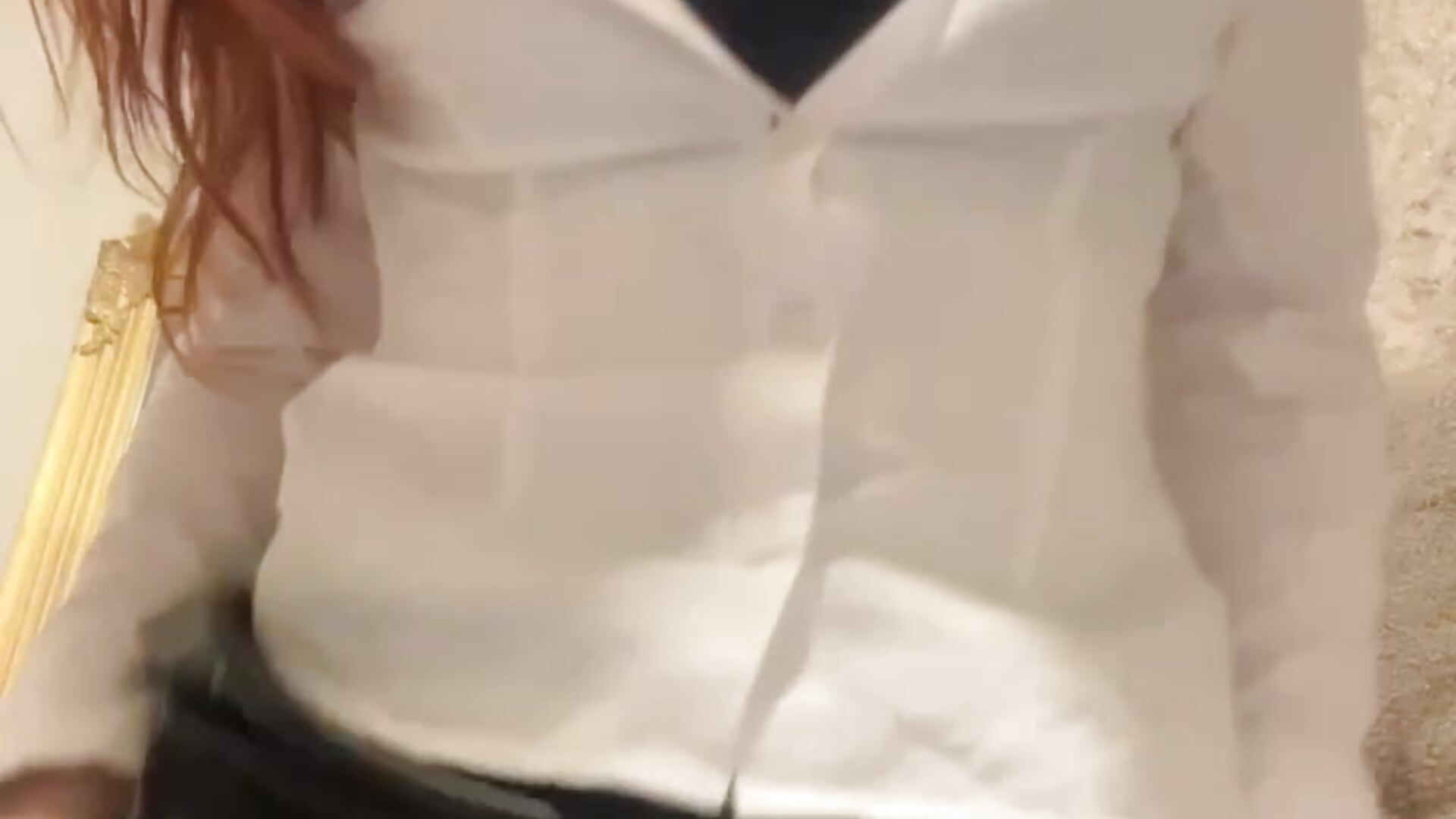 Horny LadyBoss Use Your Cock In Office - vidéo du modèle de showcams MiaRouge