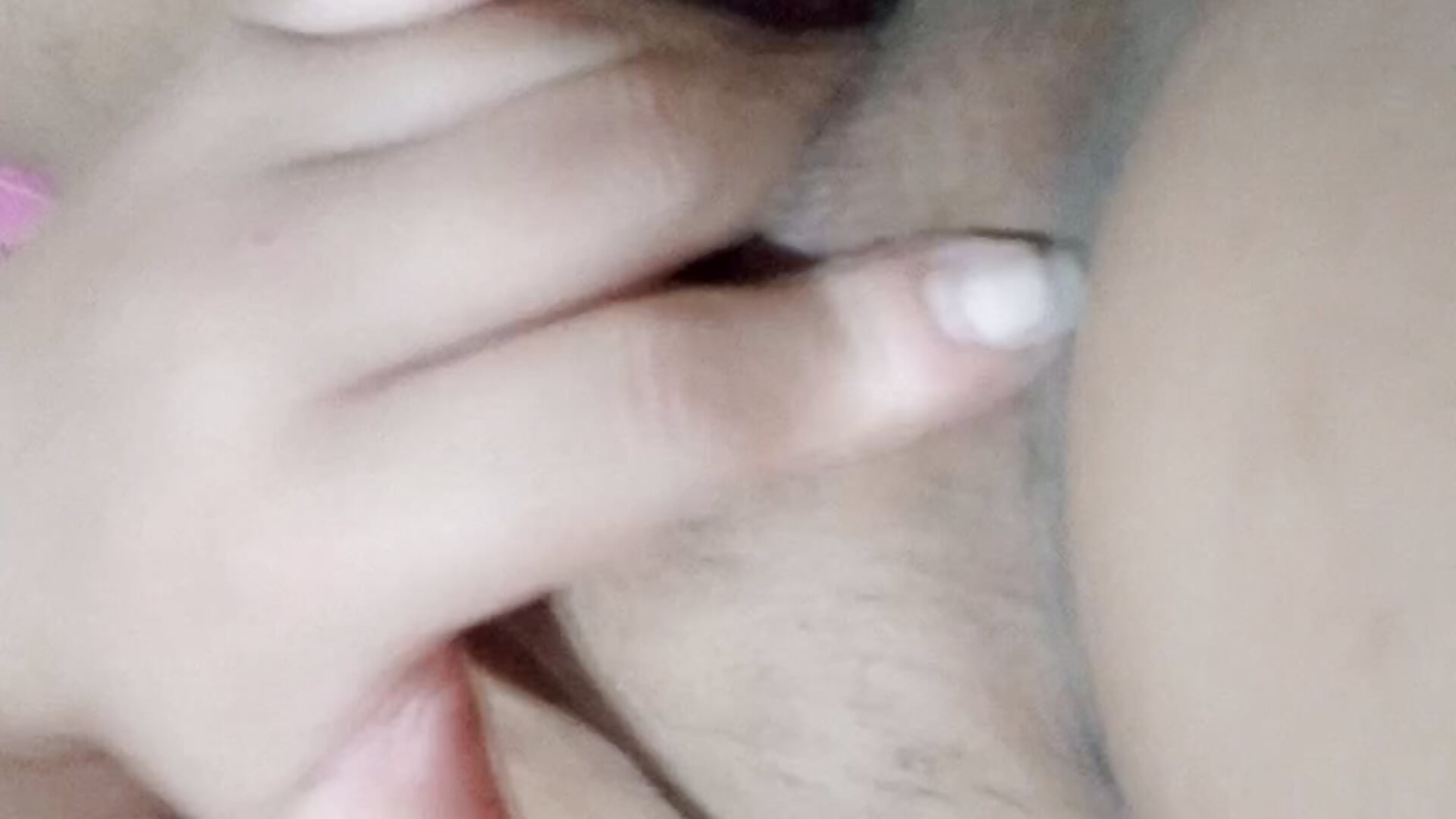 Depois da live, me masturbei e tive mais orgasmo, mostrei meu mel e depois lambi meus dedos. 🐝🍯