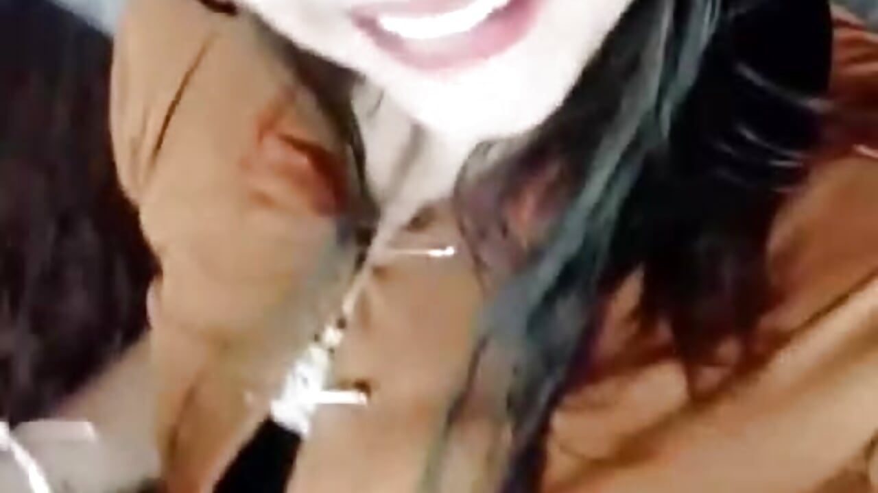 I make your days happy ? - video by jade_brunnette cam model