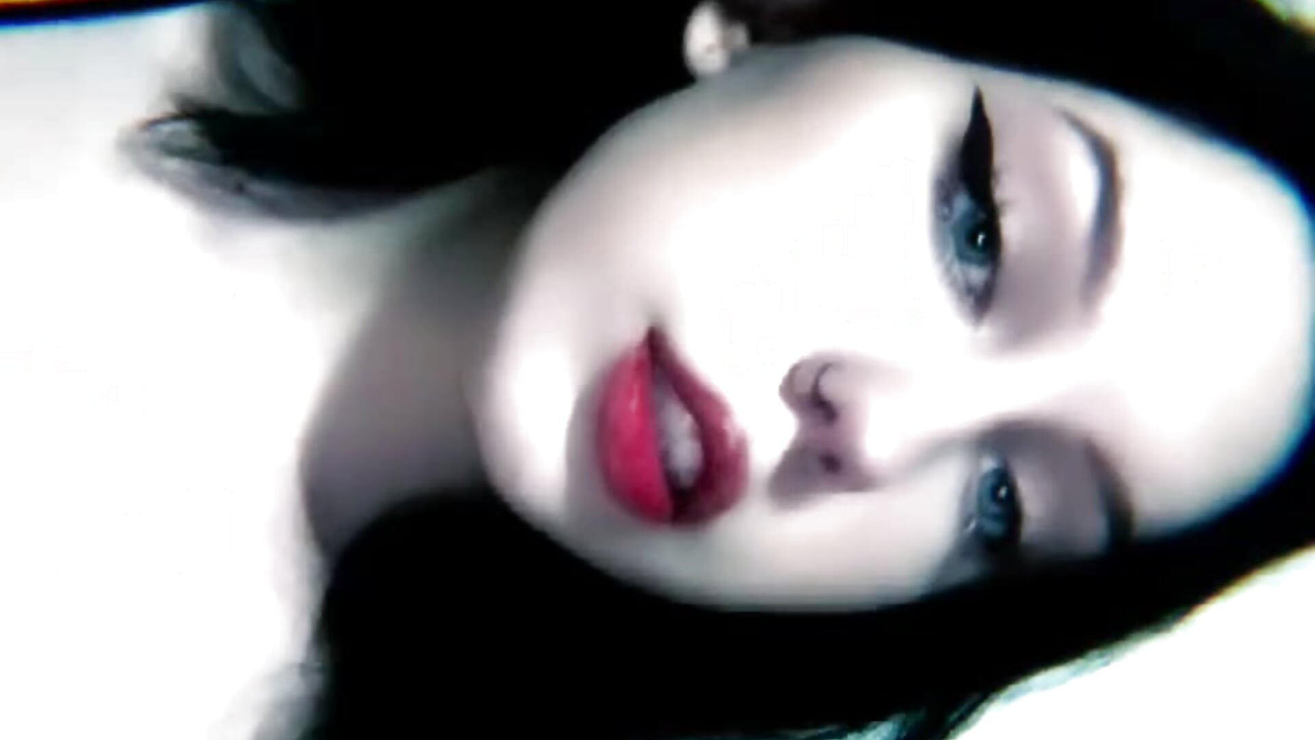 wops:) - video by MonicaMooren cam model