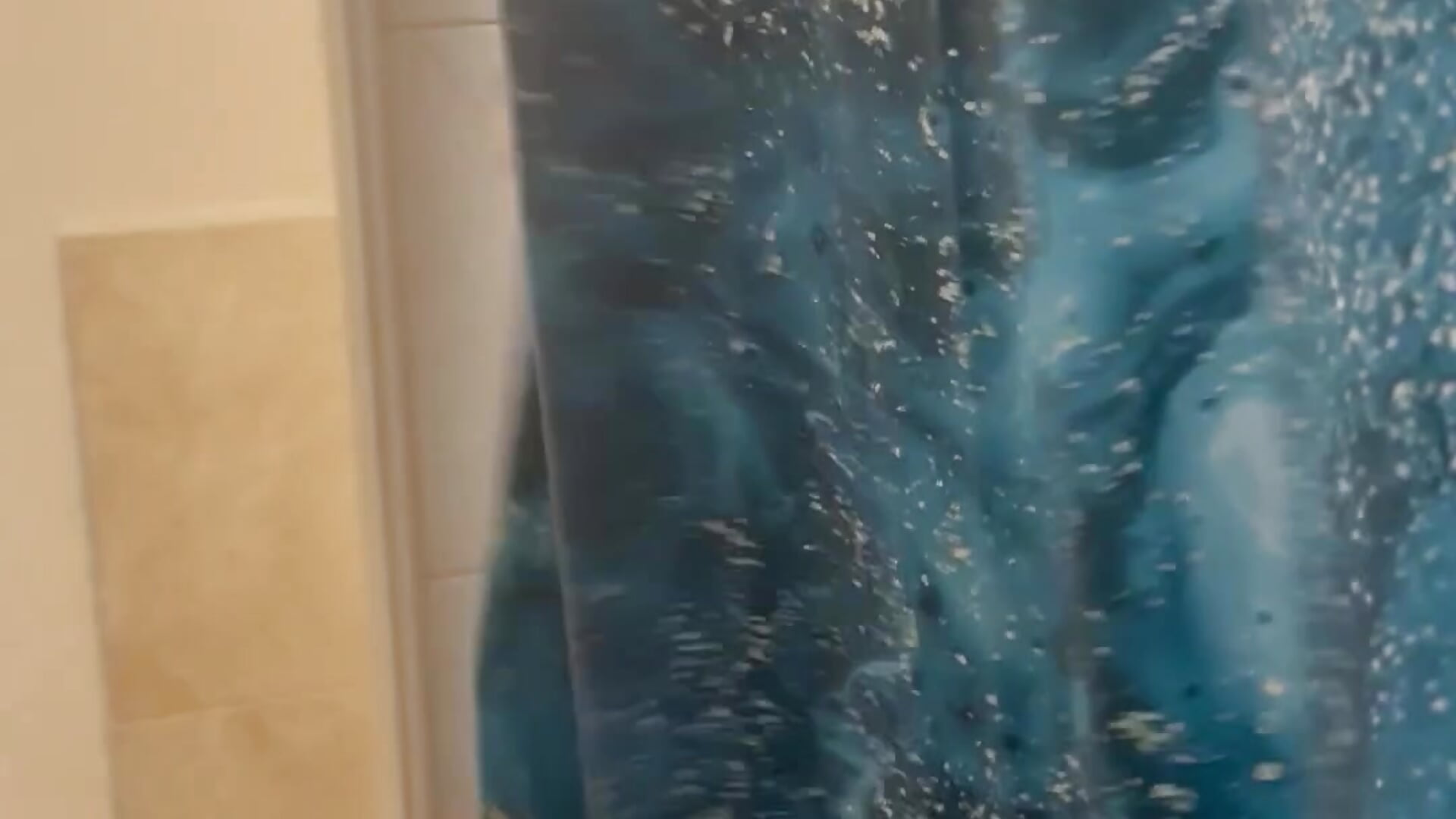 Shower & dance time don't judge.mp4 - video by Roommatesgonewild cam model