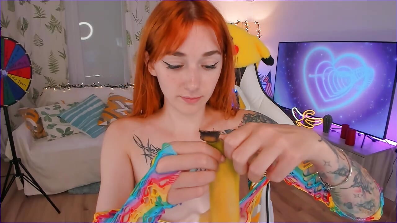 sexy eating banana - video by Anna_Prince