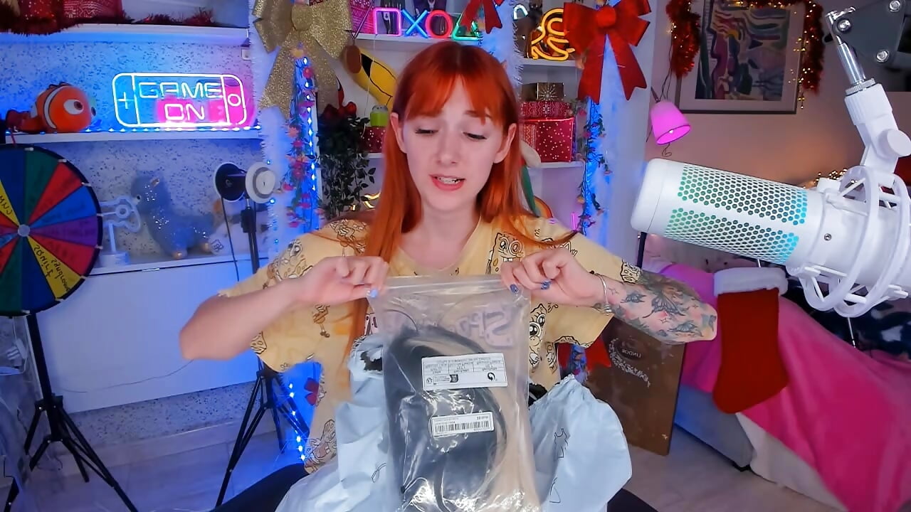 Xmas_Unboxing - video by Anna_Prince