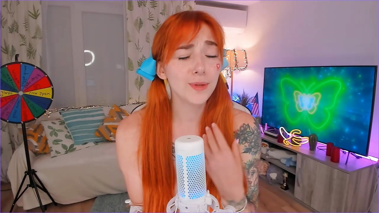 singing on new mic - video by Anna_Prince