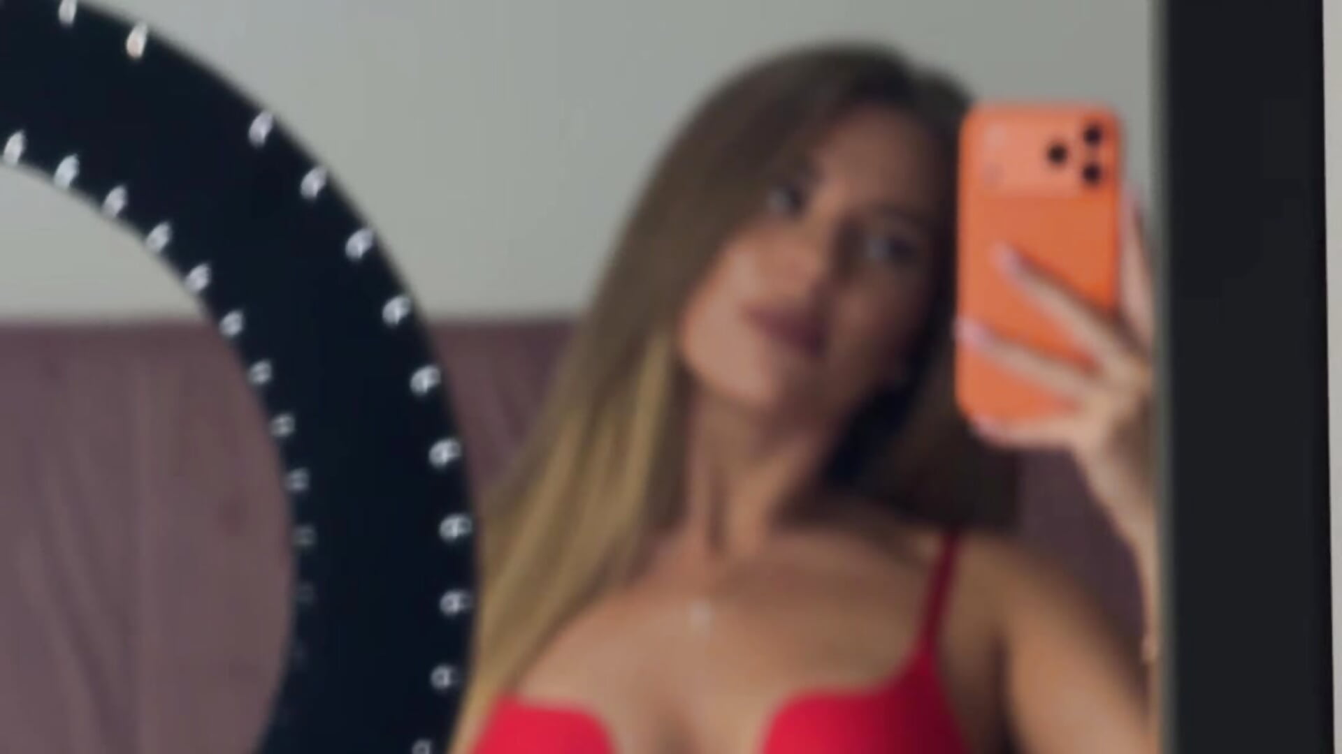 Vibe🫦 – video af MilaVoxx cam-model