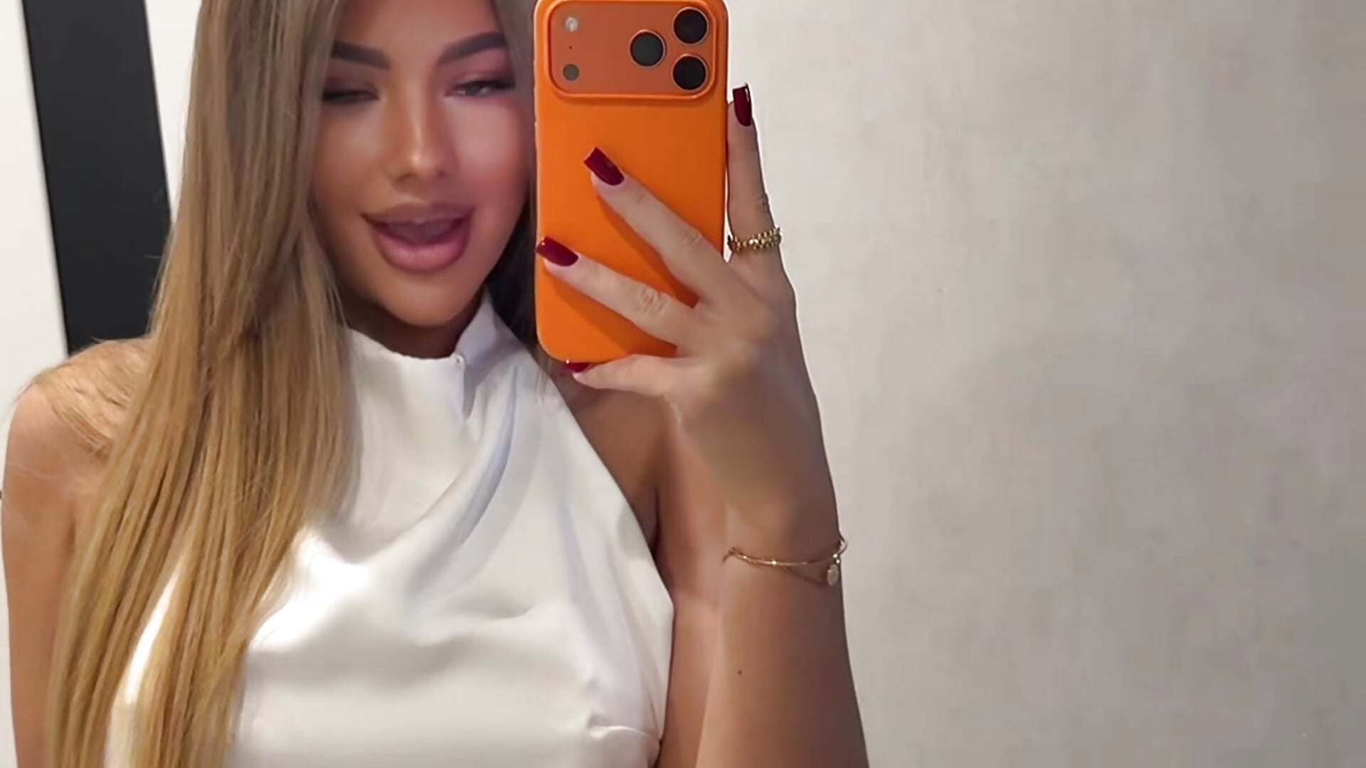 🫦 - video di MilaVoxx modella di cam