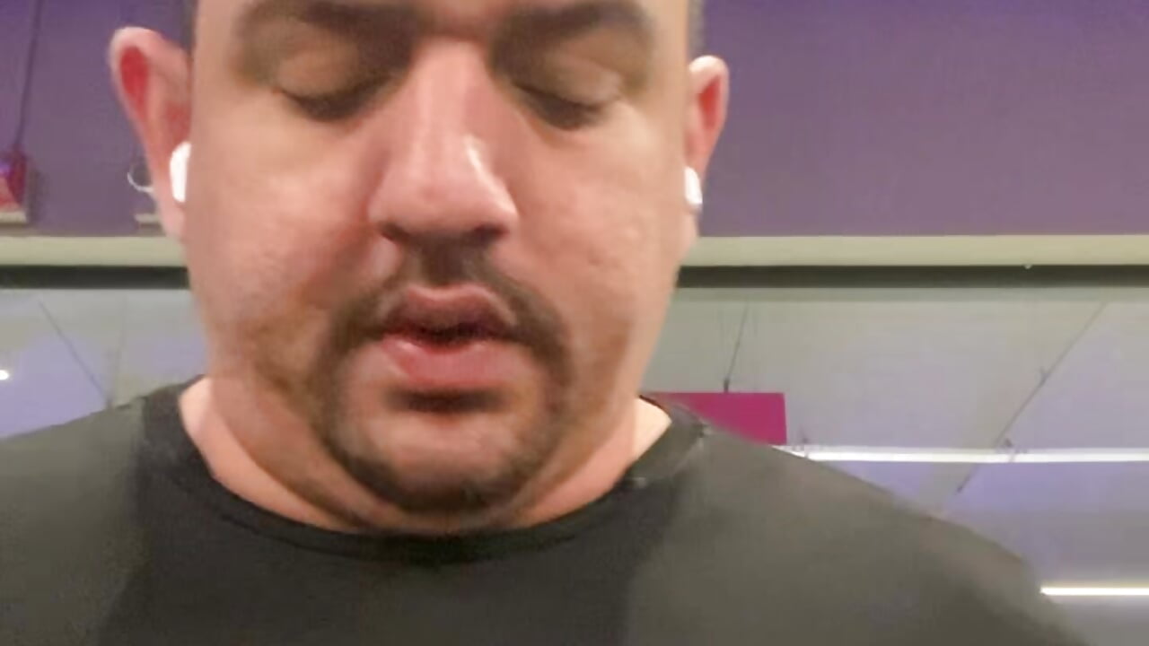 Entrenando papi - відео від вебкаммоделі Arturolover