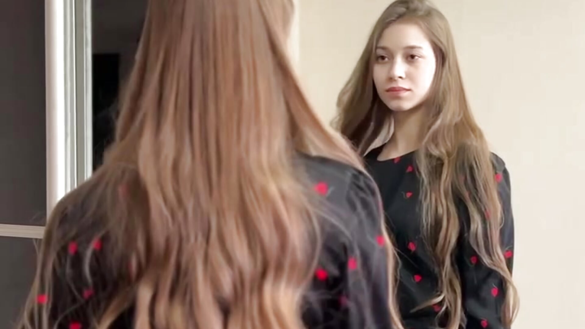 glance in reflection