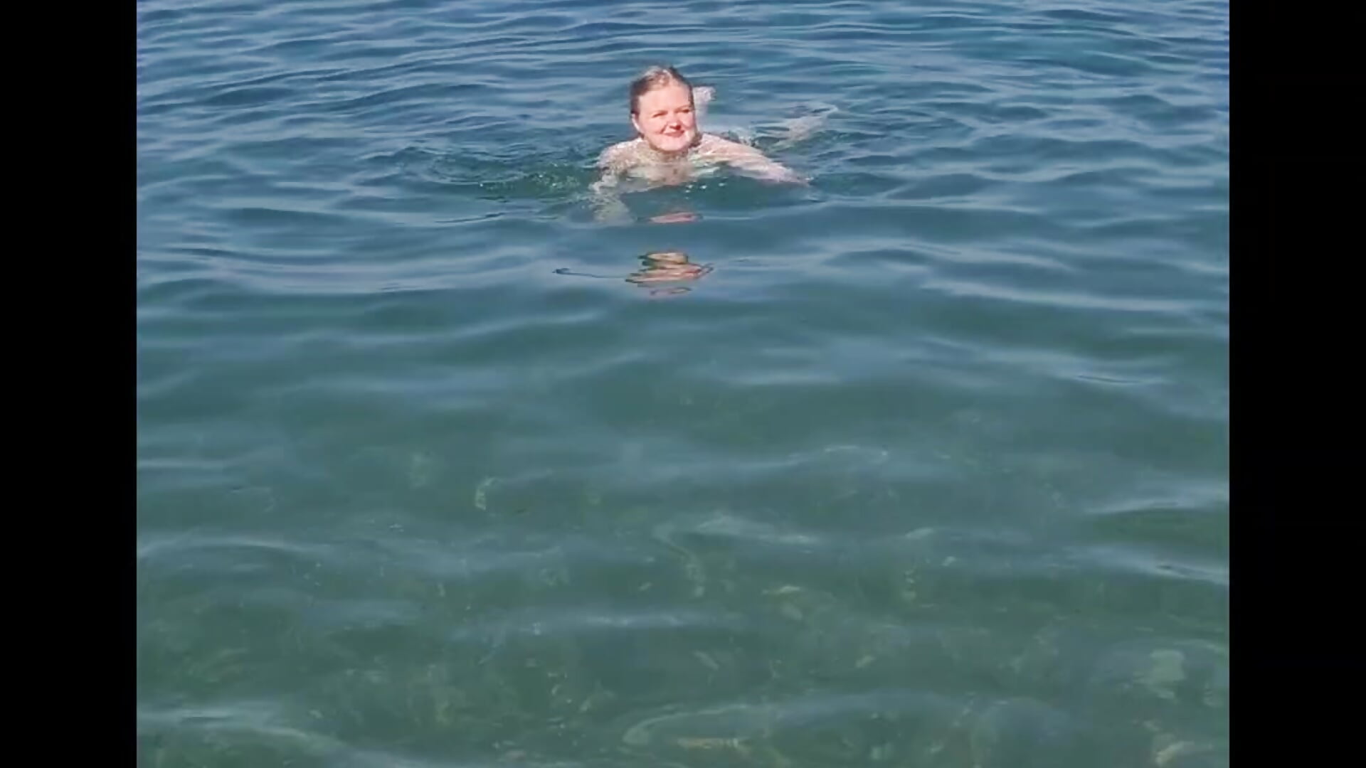 I'm swimming in the sea - วิดีโอโดย mary_ann__ โมเดลแคม