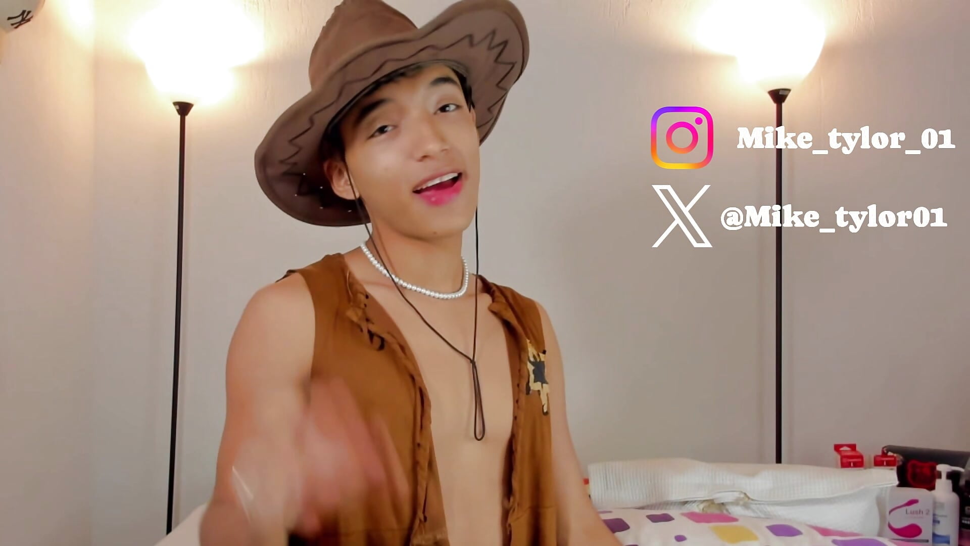 FOLLOW ME!!!♥️♥️♥️ - clip cu mike_tylor01 model videochat