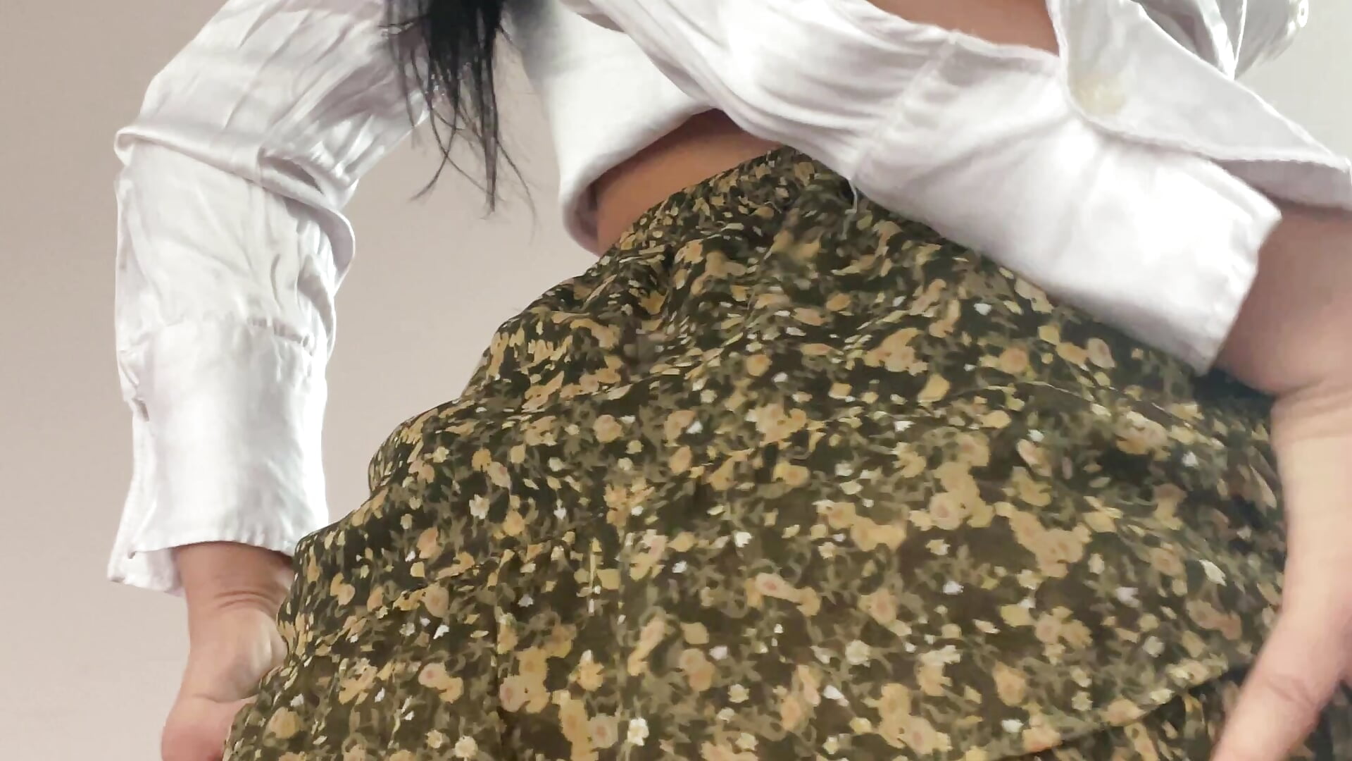 Showing my peach in the office 🍑 - vidéo du modèle de showcams KarraJason