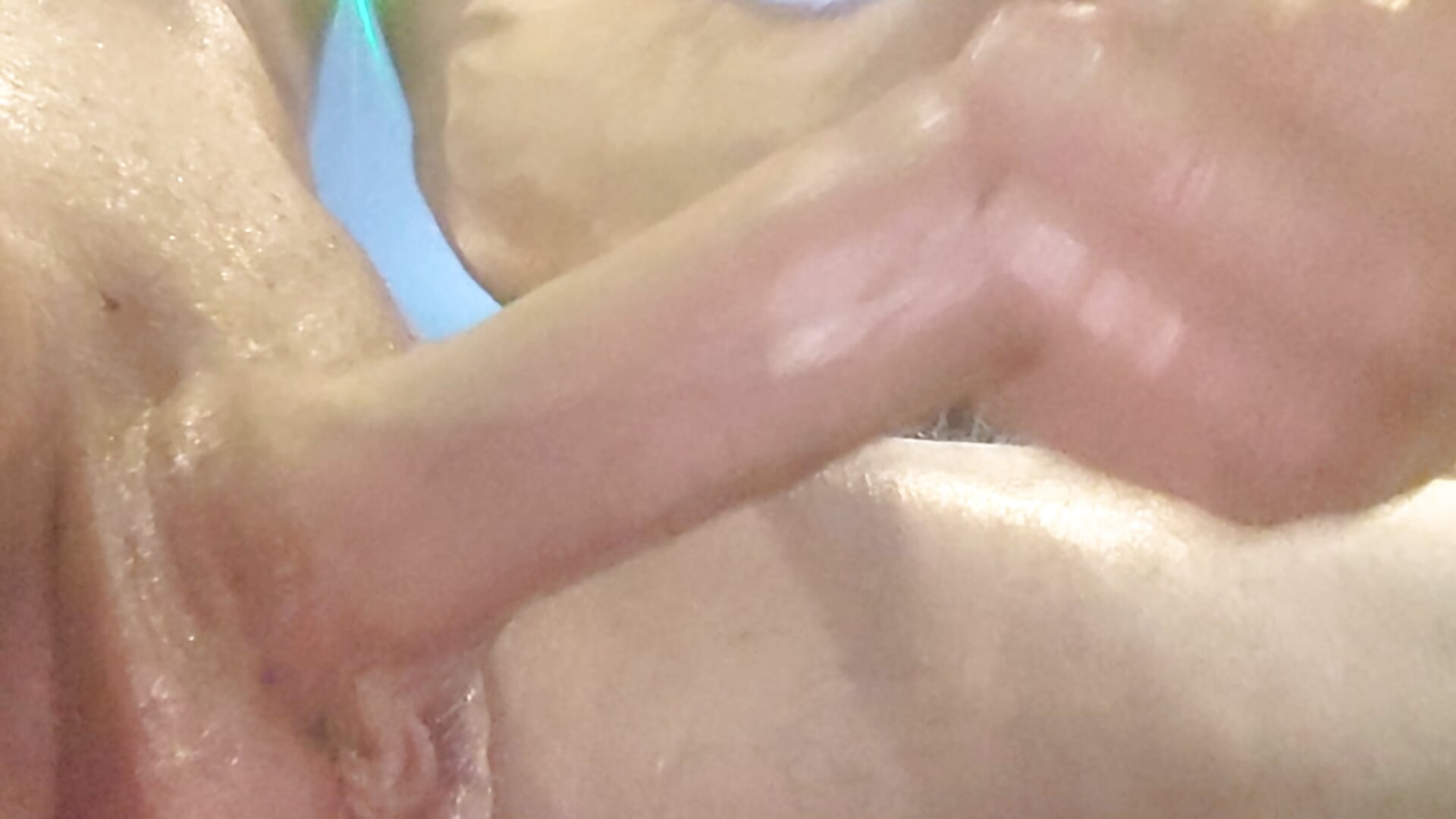 Nice and big white juicy monster cock – video od webkamerové modelky Mrhungwell138