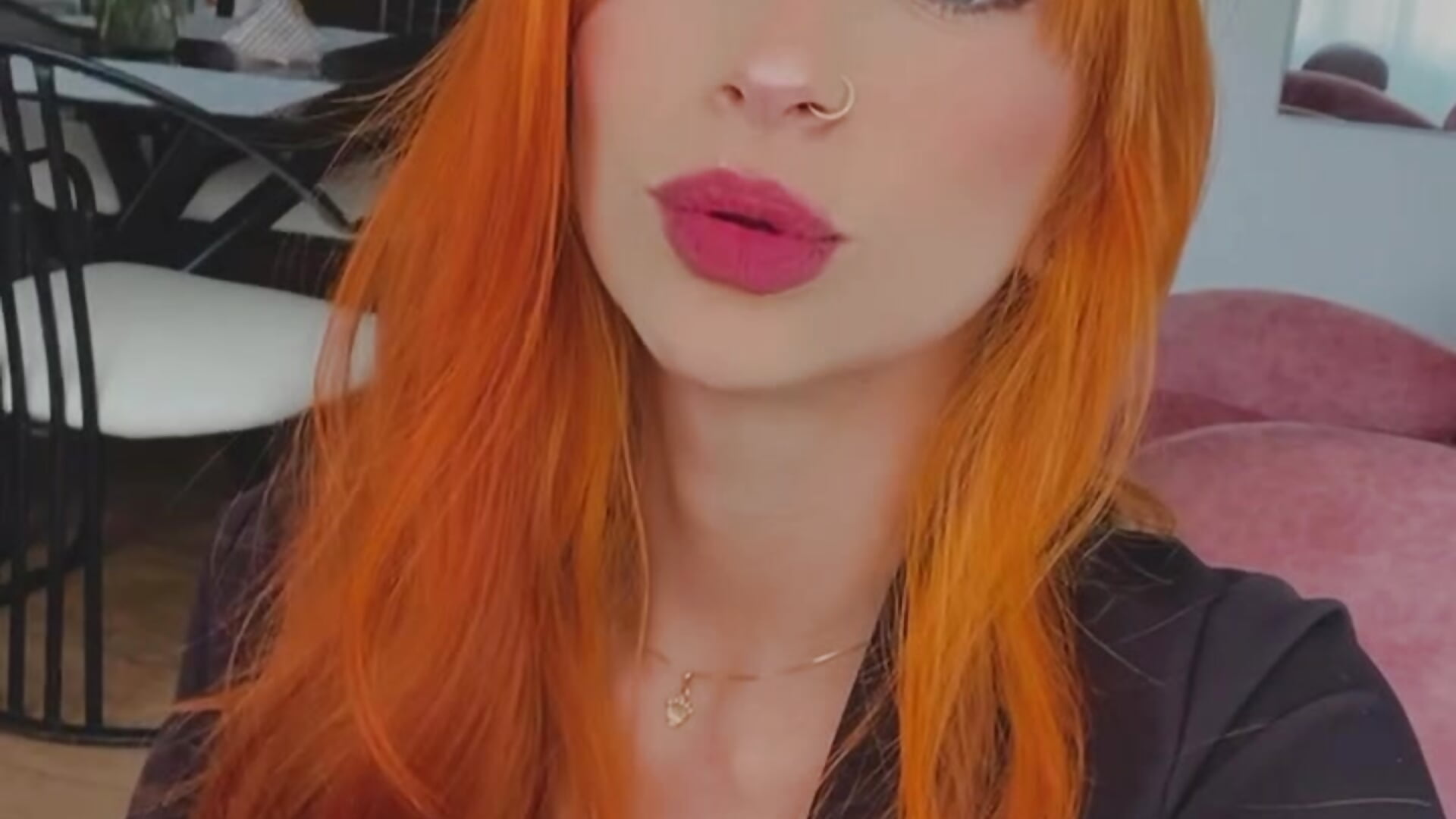 Kisses - video của người mẫu cam Lorenne_Miller