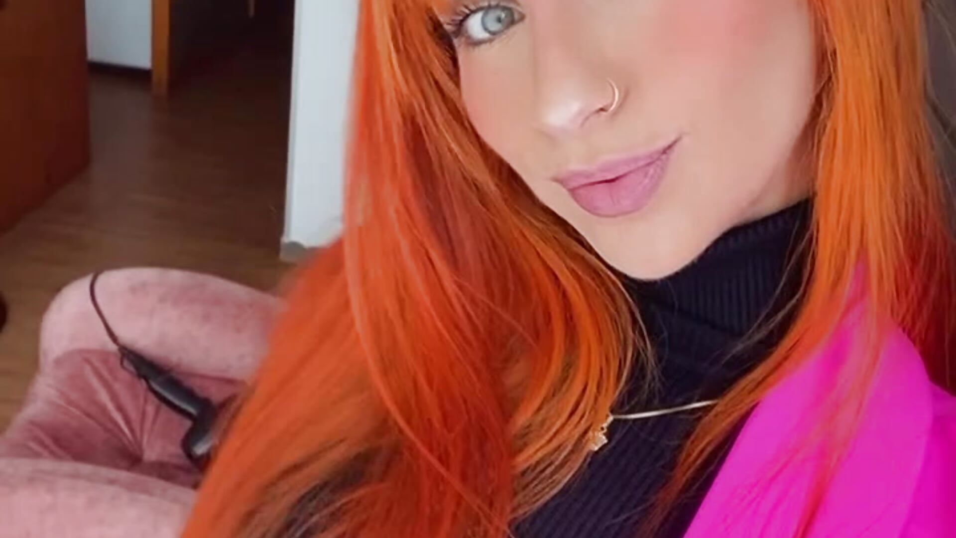 Very pink🩷 - video của người mẫu cam Lorenne_Miller