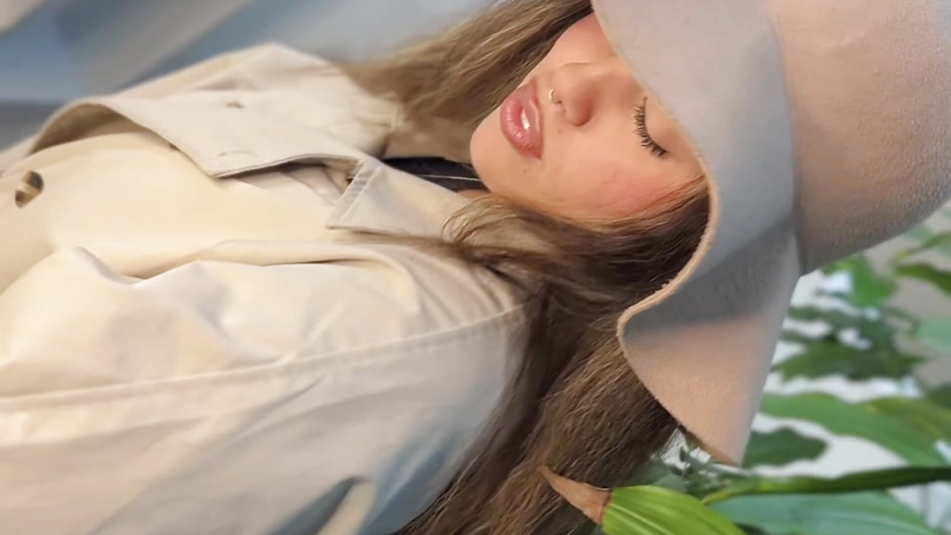 Girl with confidence - video của người mẫu cam _Charlotte_evans_1