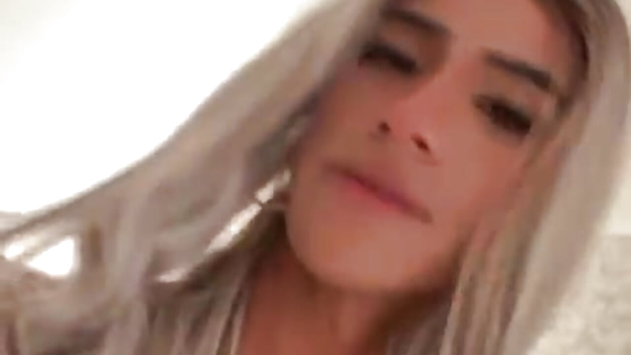 Kiss me? - video by PersefoneWoods1 cam model