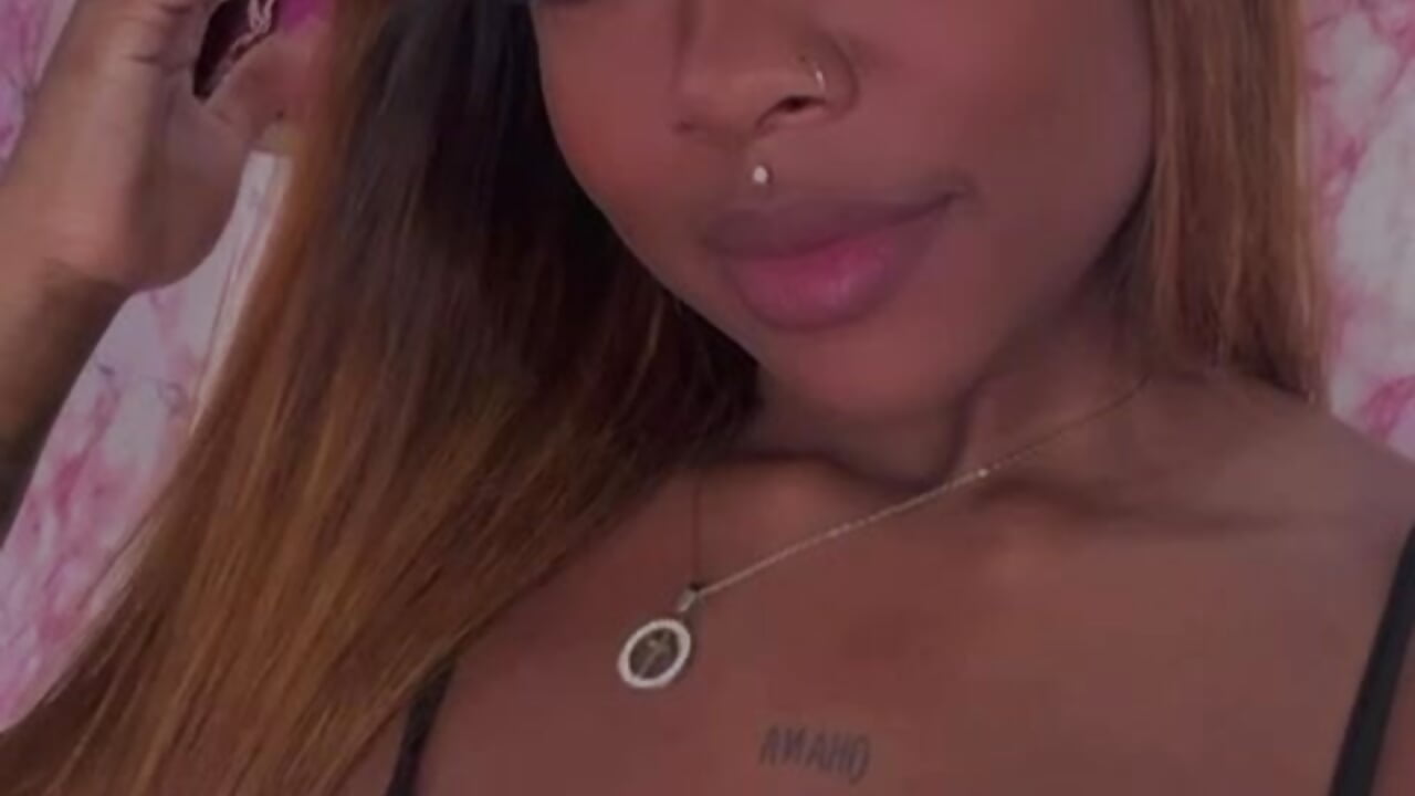 Mia 🎀 - video by mia_schwarz cam model