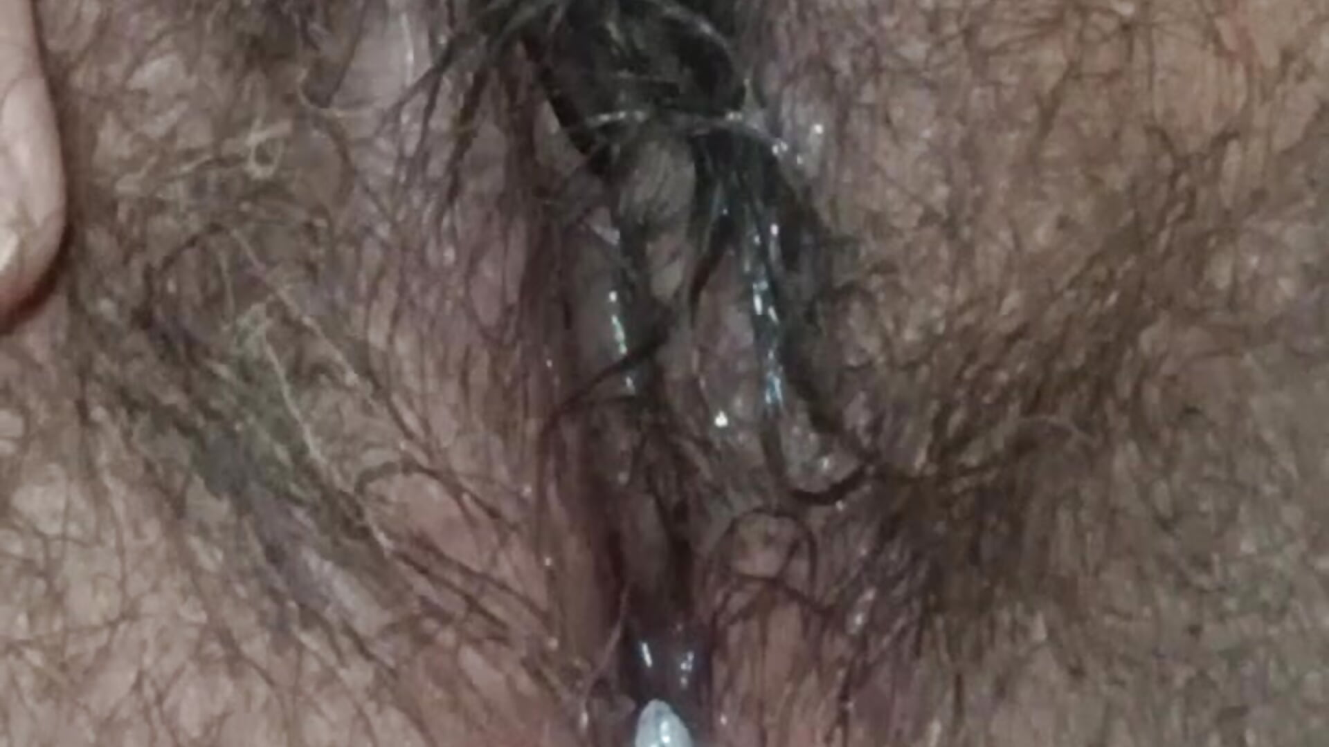 Mr bottle 🍾 - video di YoursAashi modella di cam