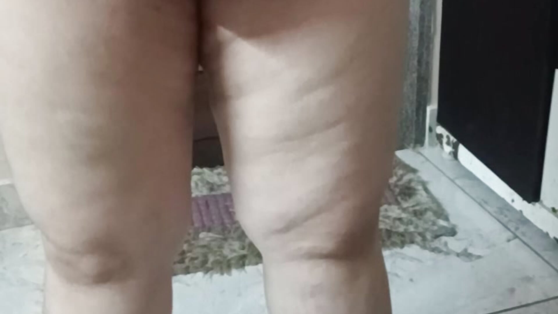 Tickle in Ass 😁 - video di YoursAashi modella di cam