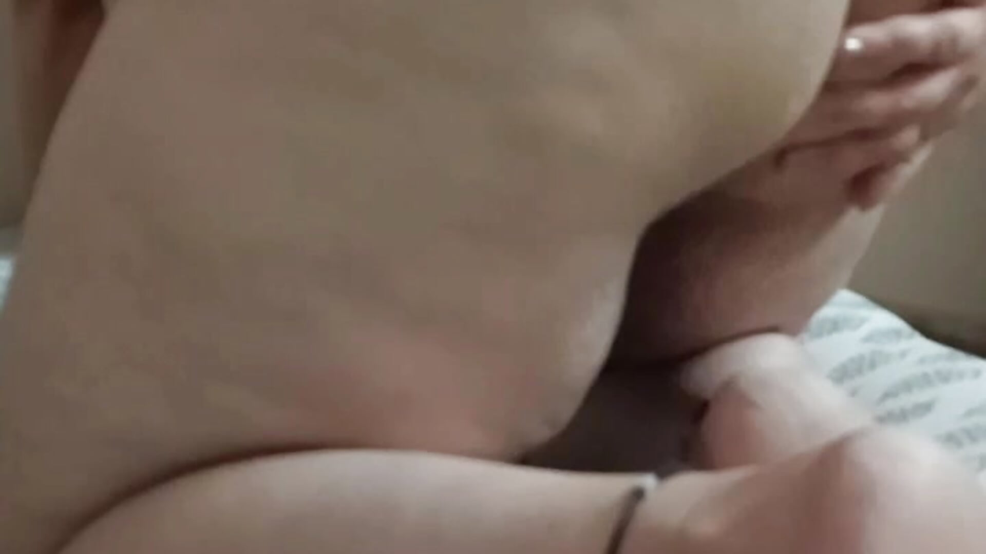 Ass stretched....🍑 - video di YoursAashi modella di cam
